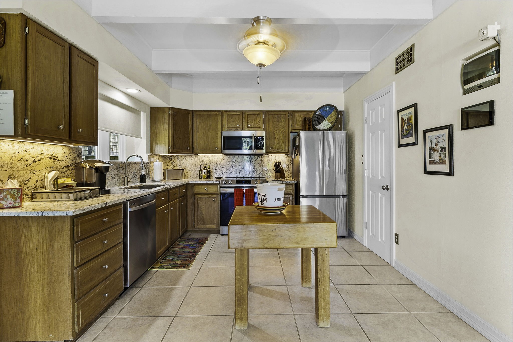 305 Lakeshore Dr Property Photo 12