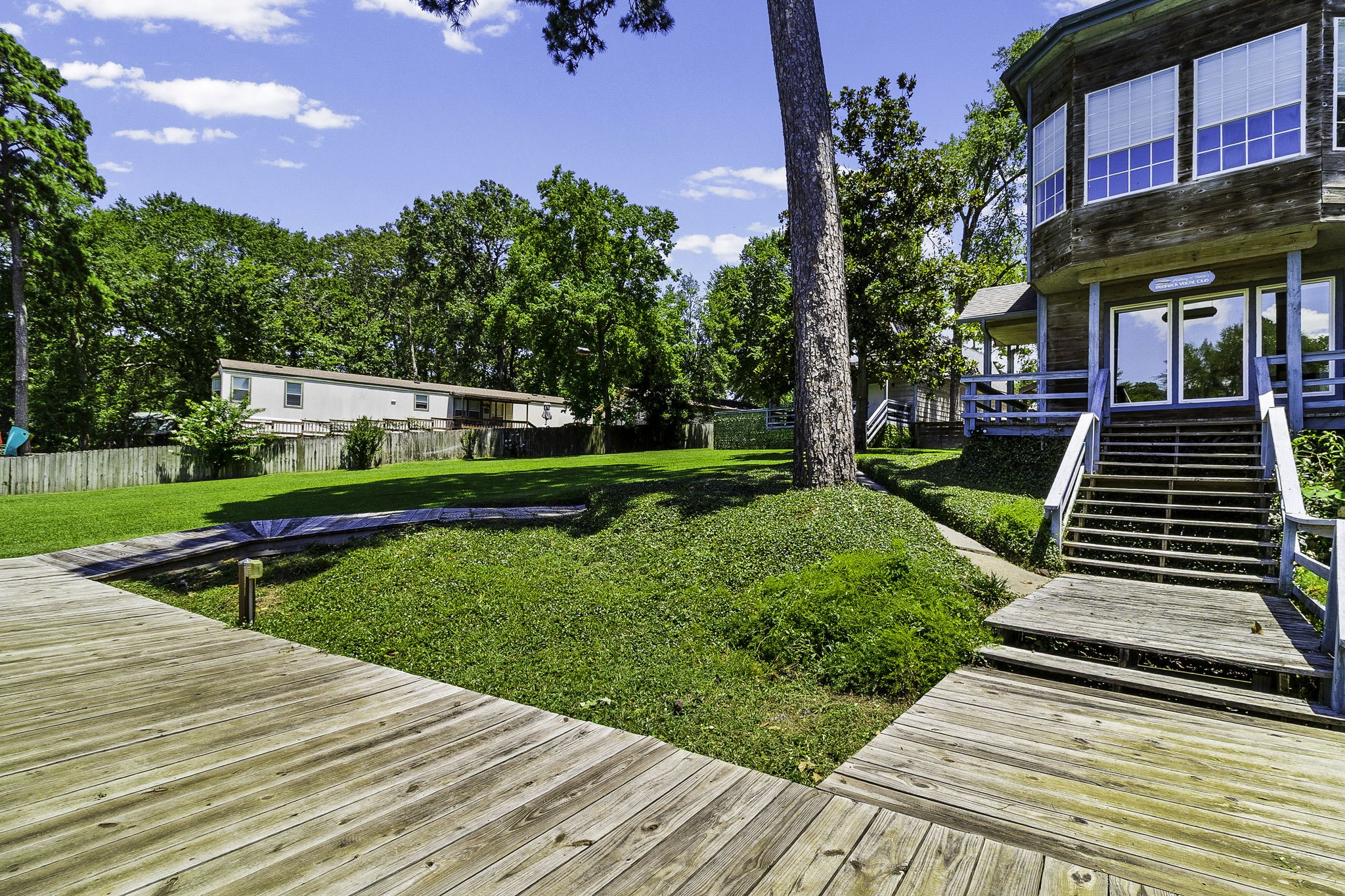 305 Lakeshore Dr Property Photo 40