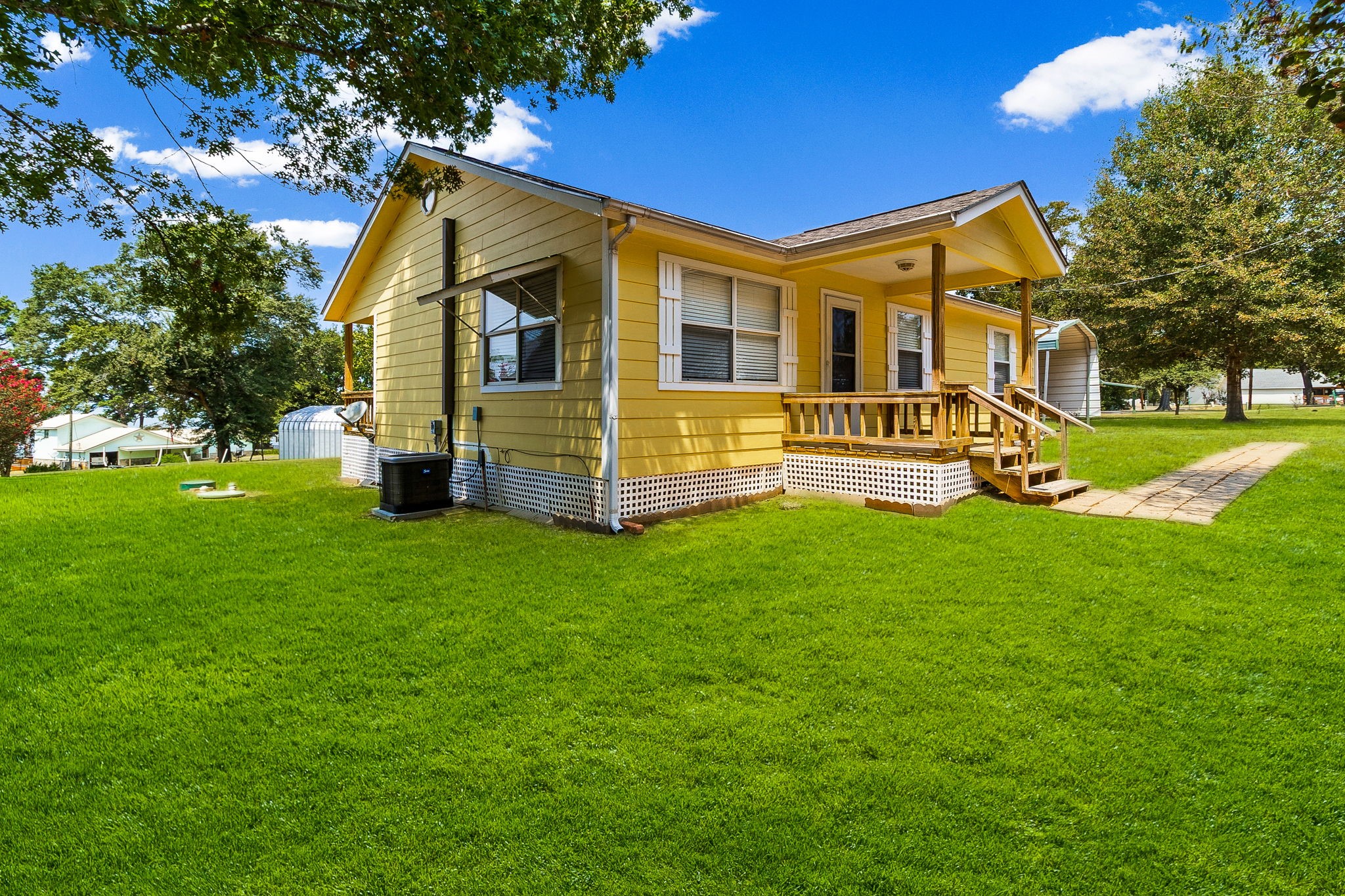 330 Pine Brook Dr Property Photo 4