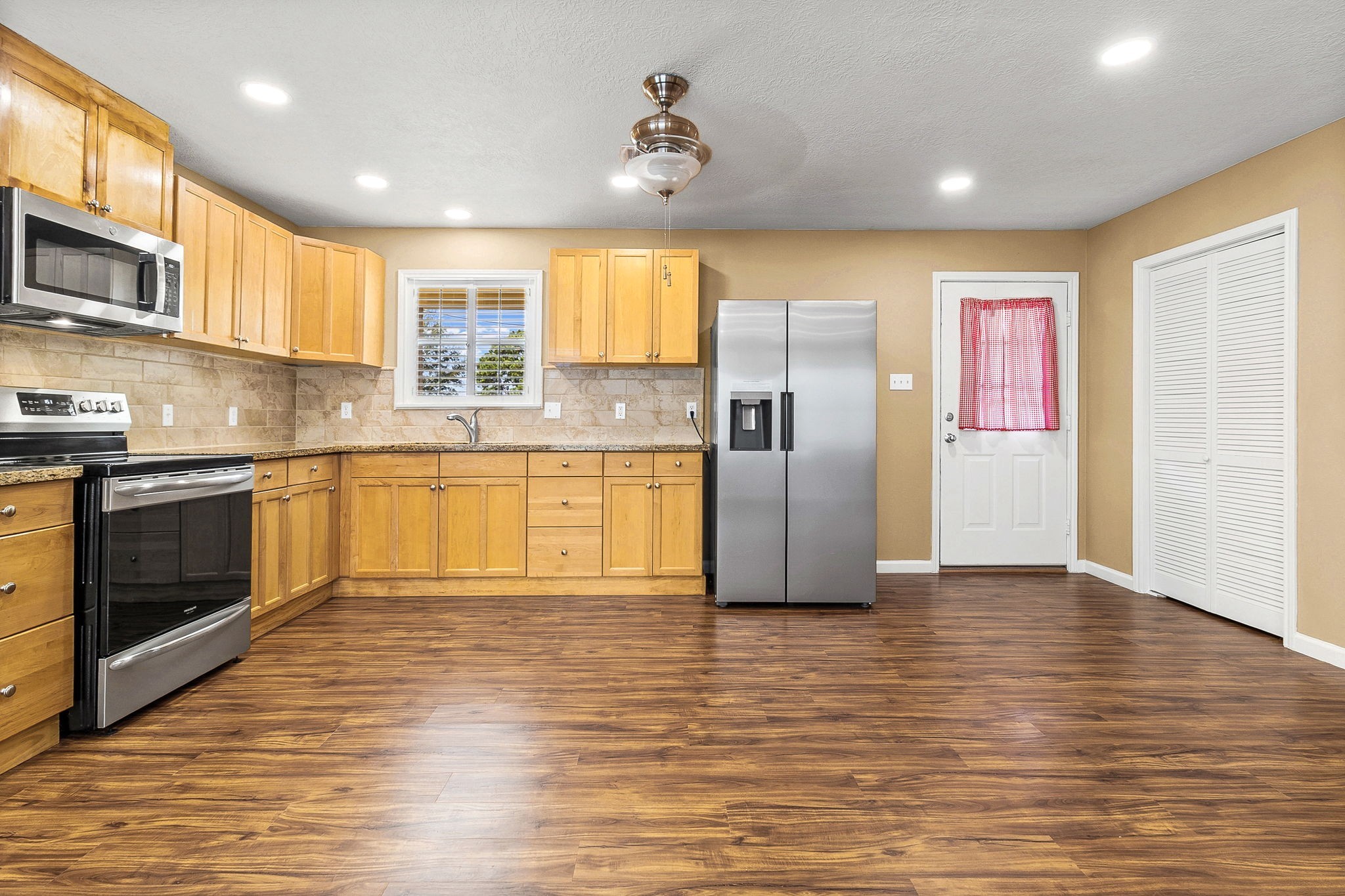 330 Pine Brook Dr Property Photo 12