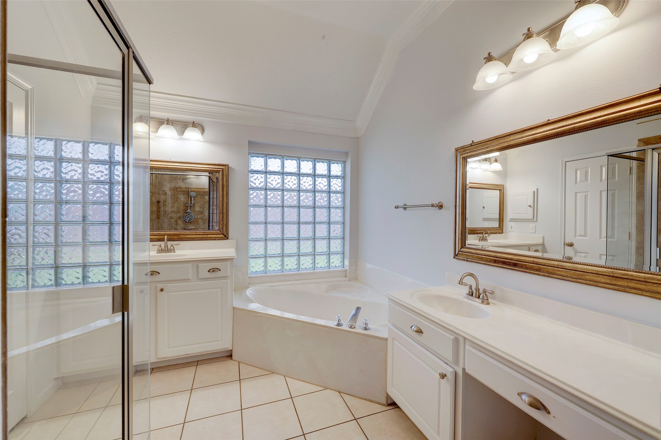 8903 Aberdeen Park Drive Property Photo 11