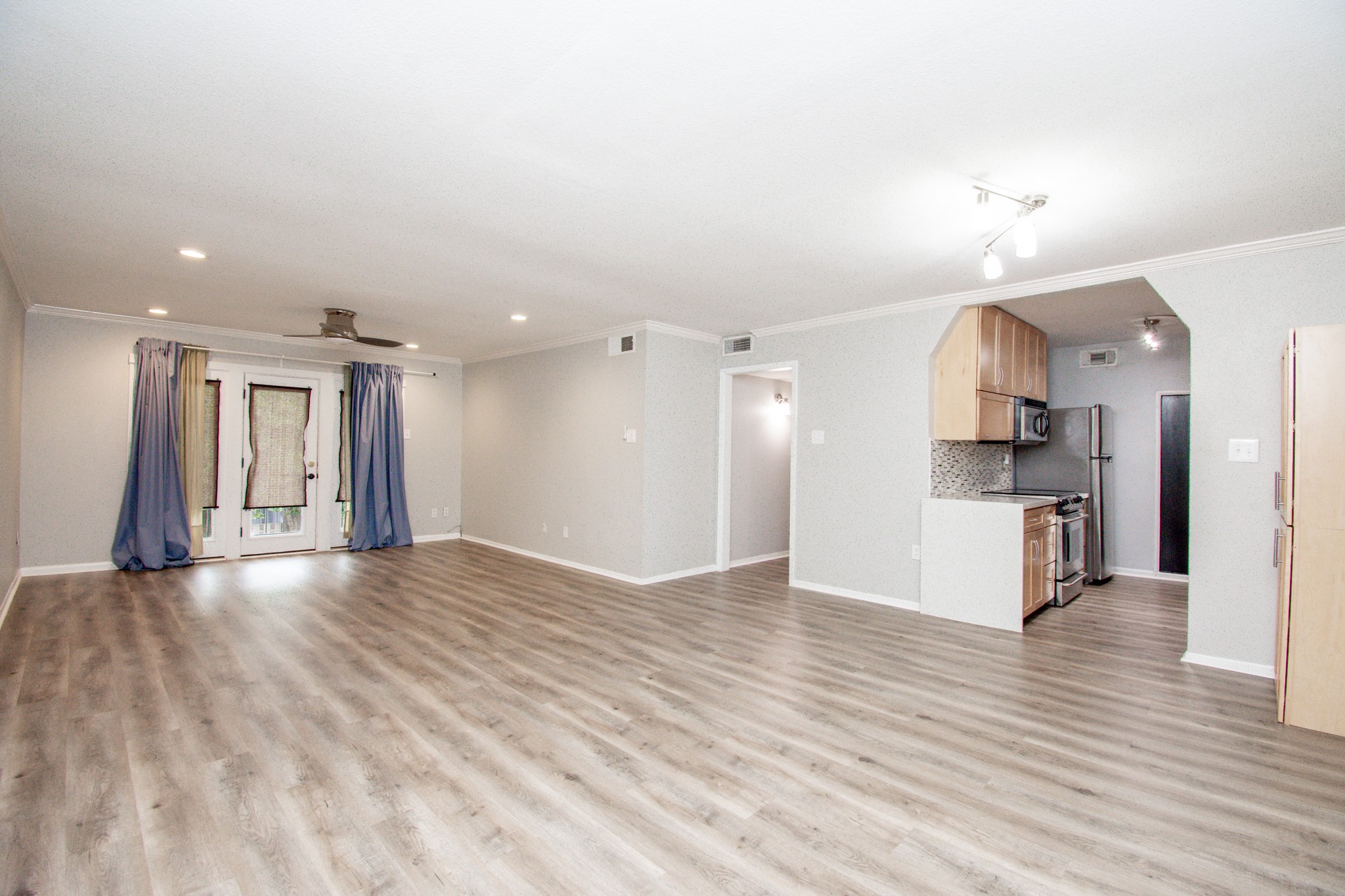 7575 Katy Freeway 92 Property Photo 2