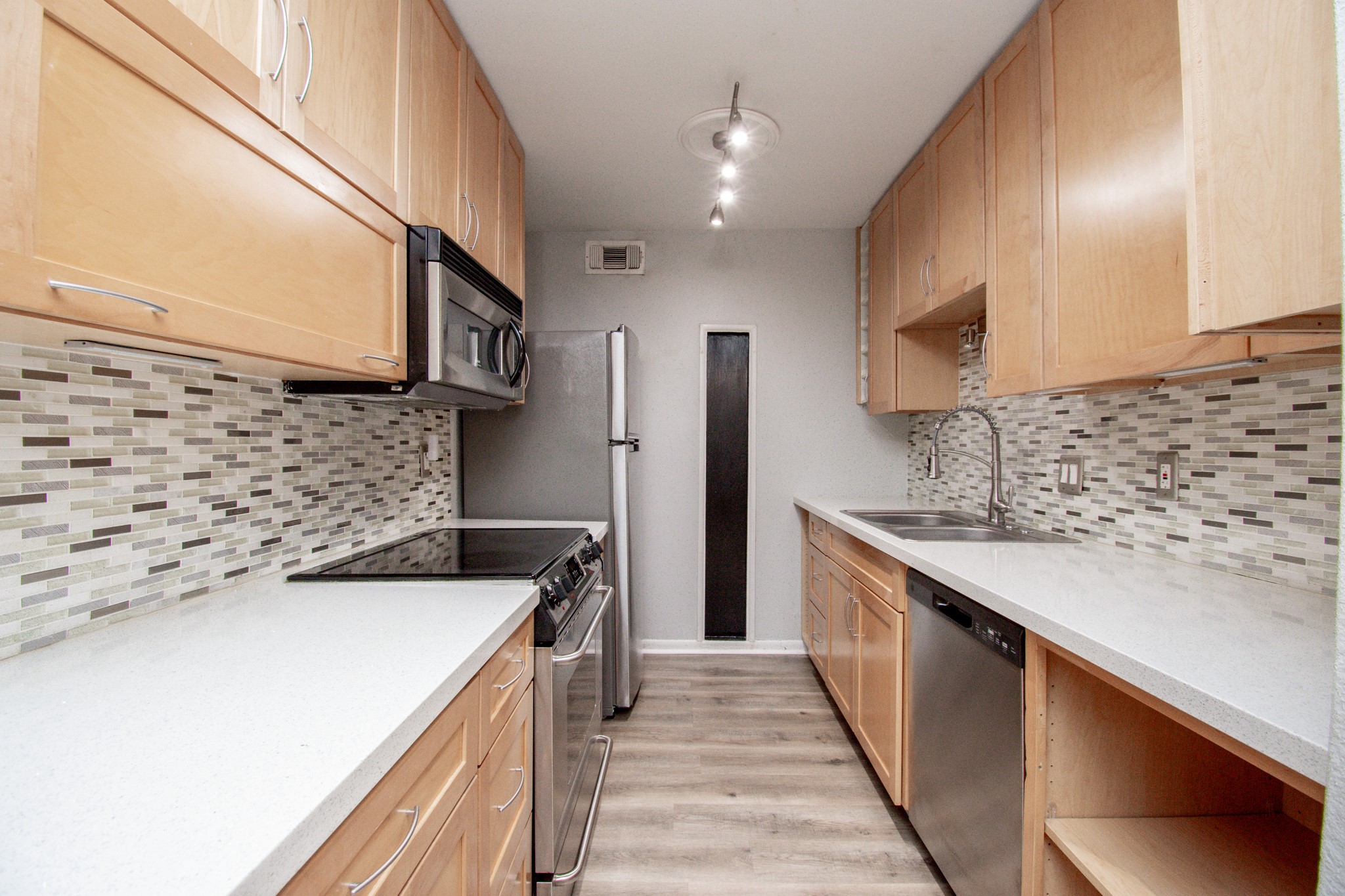 7575 Katy Freeway 92 Property Photo 6