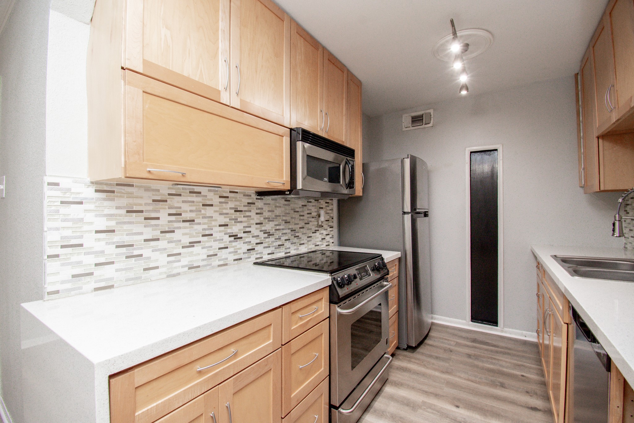 7575 Katy Freeway 92 Property Photo 7