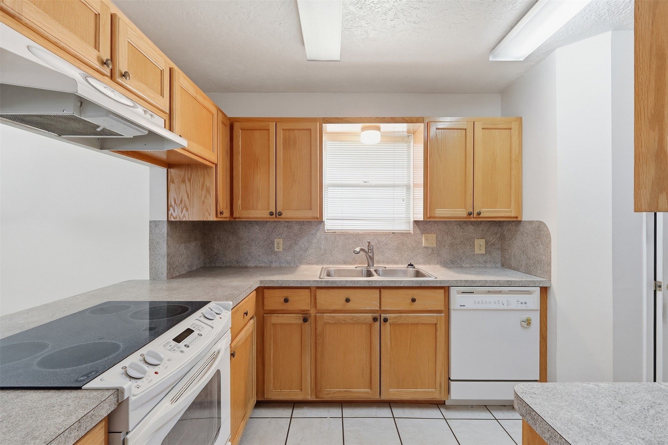 10110 Shell Rock Road Property Photo 9