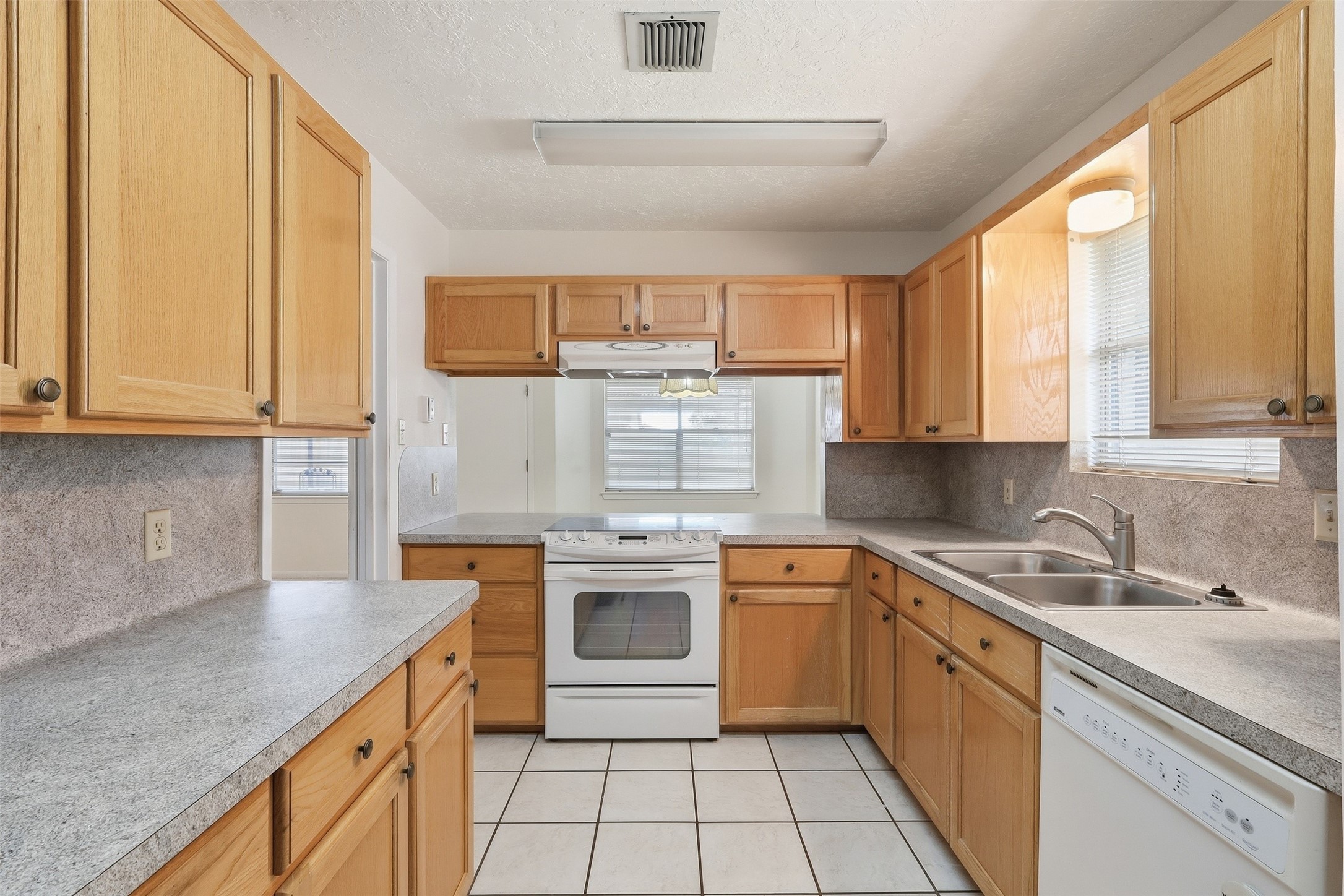 10110 Shell Rock Road Property Photo 10