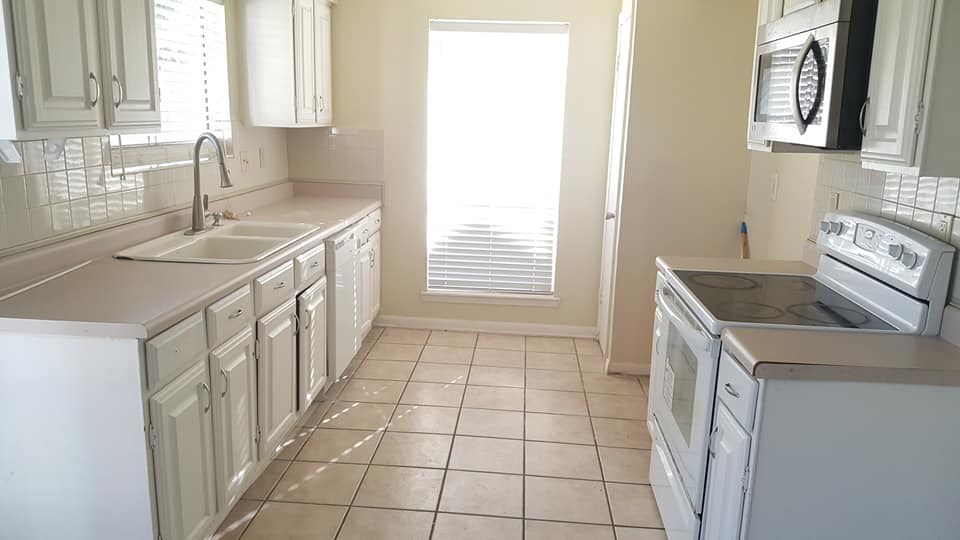 10423 Tenneco Drive Property Photo 4