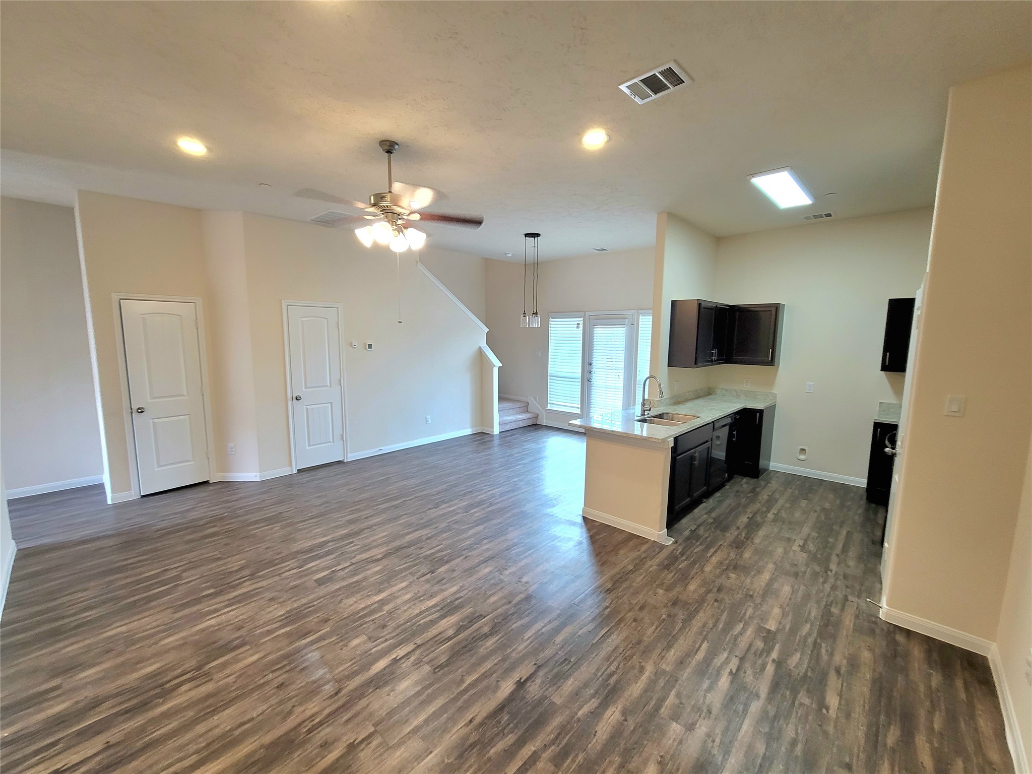 2243 Bermuda Shores Drive Property Photo 4