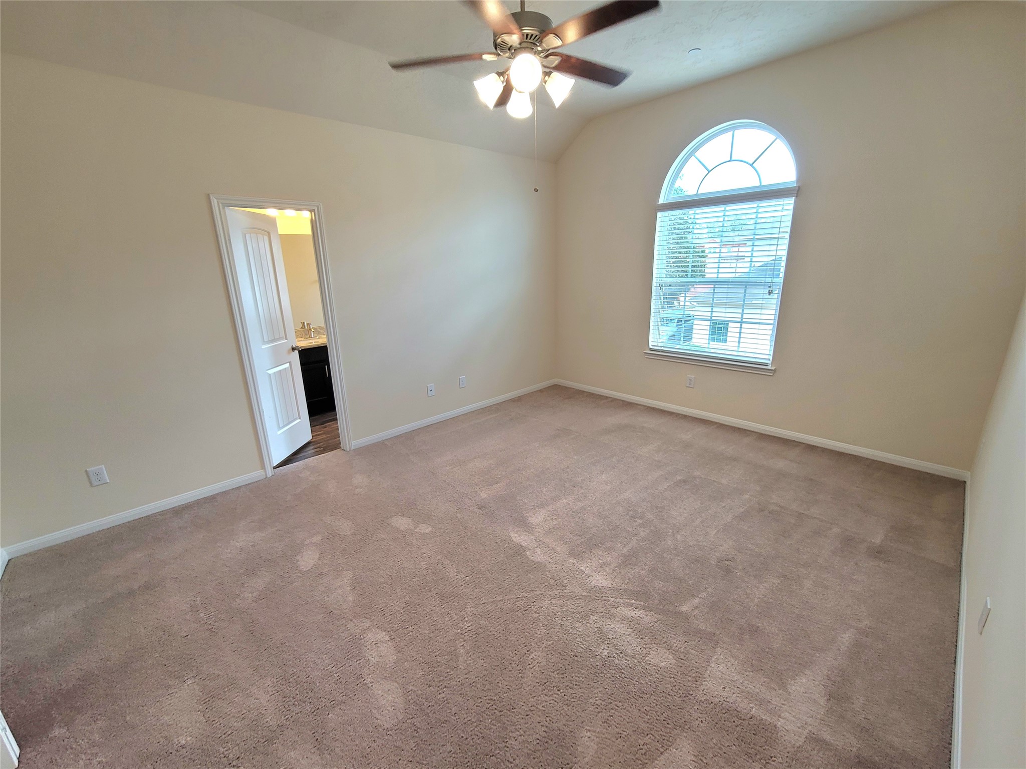 2243 Bermuda Shores Drive Property Photo 8