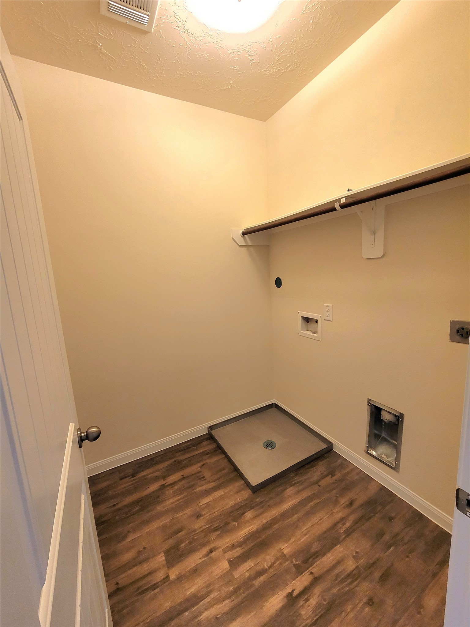 2243 Bermuda Shores Drive Property Photo 13