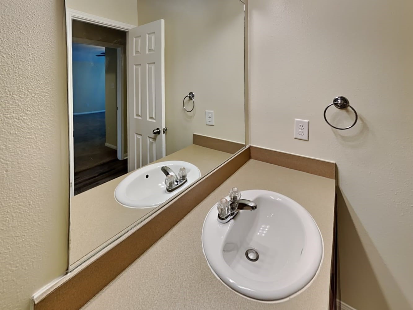 8670 Chaletford Drive Property Photo 17