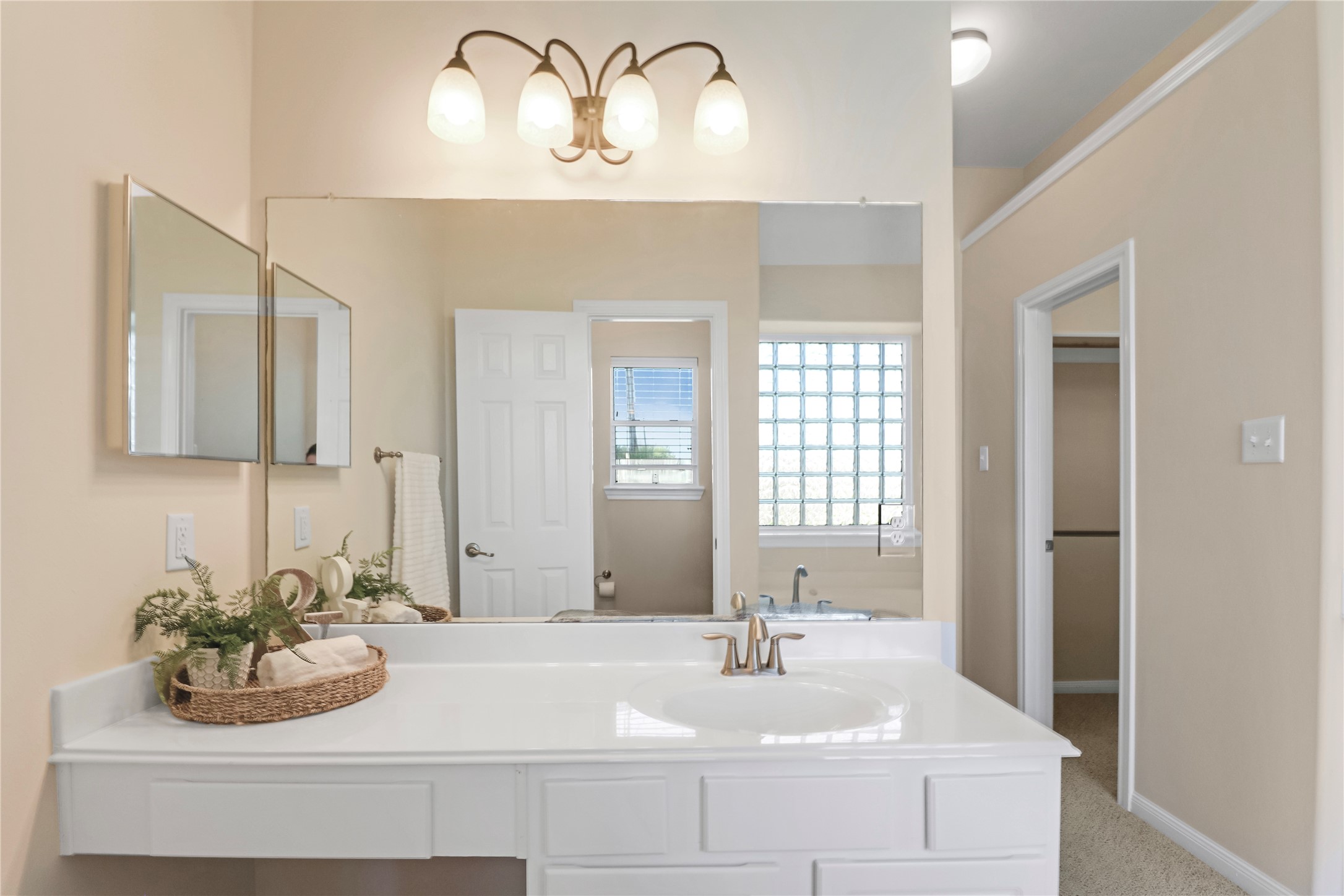 18110 Quarry Vale Drive Property Photo 11