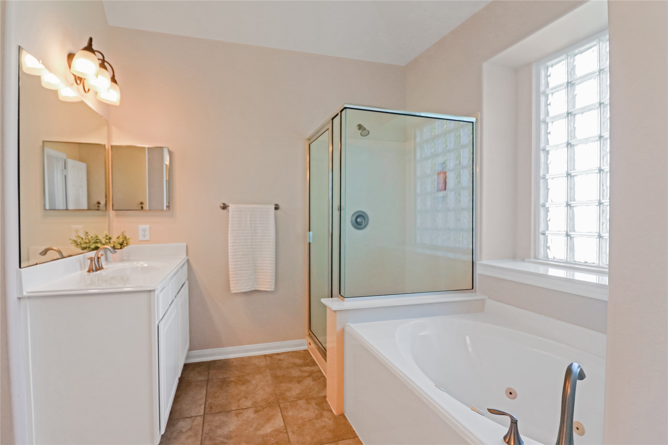 18110 Quarry Vale Drive Property Photo 12