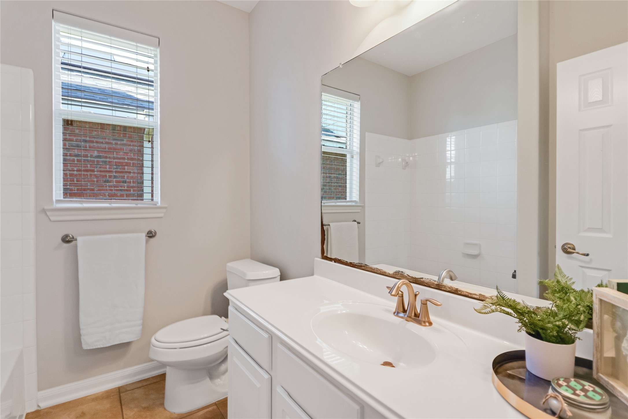 18110 Quarry Vale Drive Property Photo 16