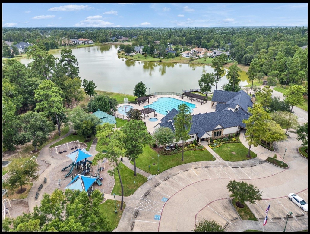 27414 Shady Hills Landing Ln Property Photo 6