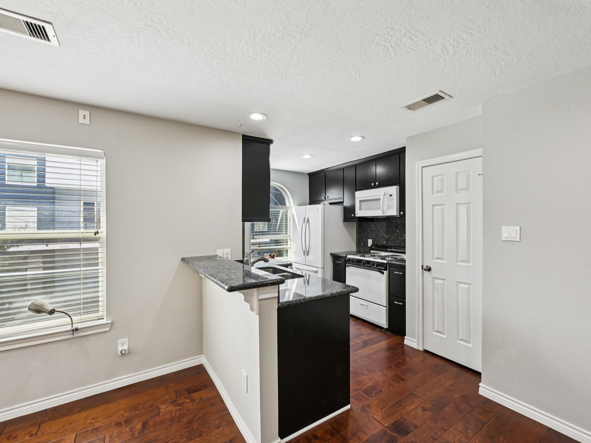 1405 Bailey Street Property Photo 12