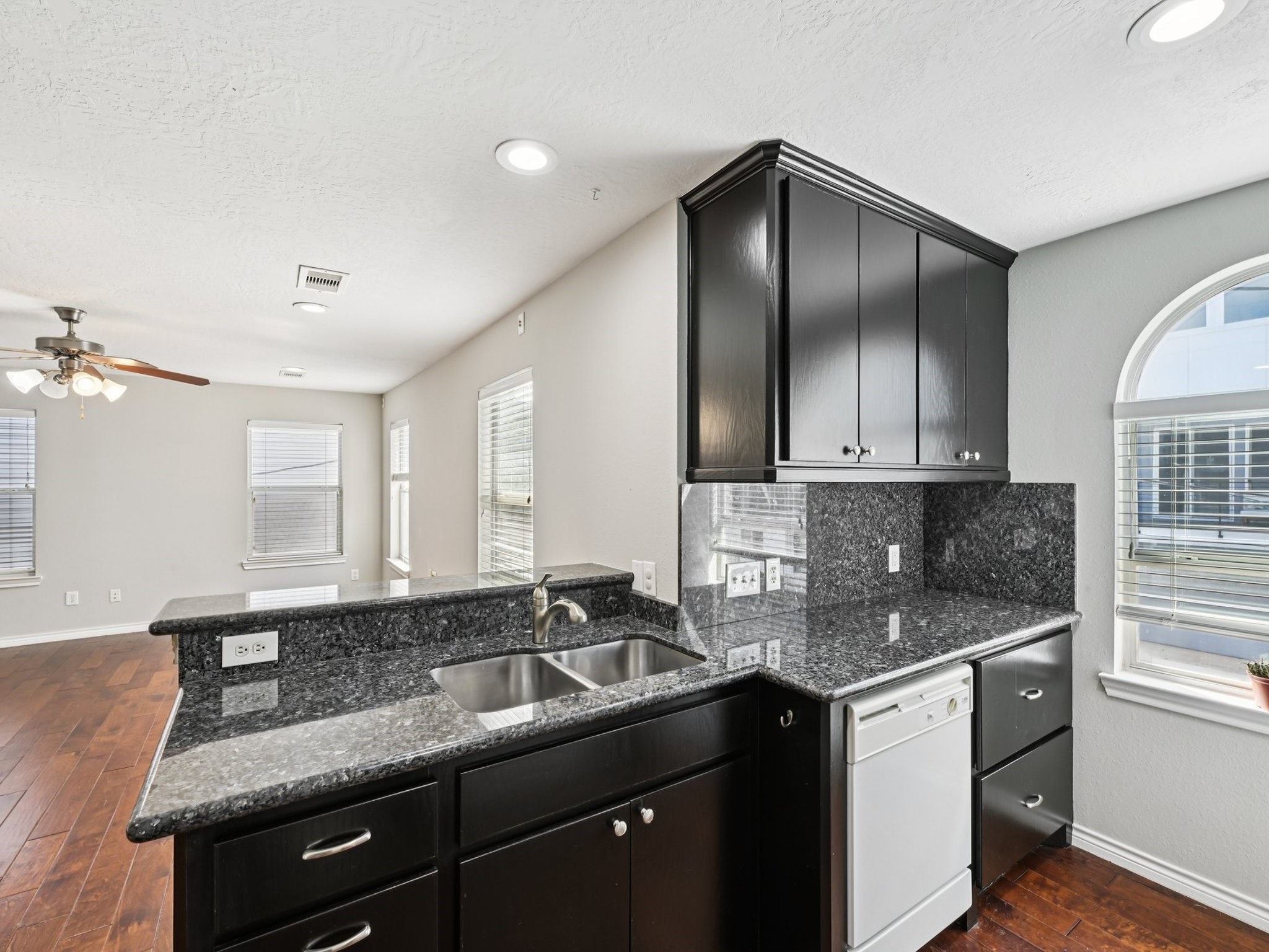 1405 Bailey Street Property Photo 15