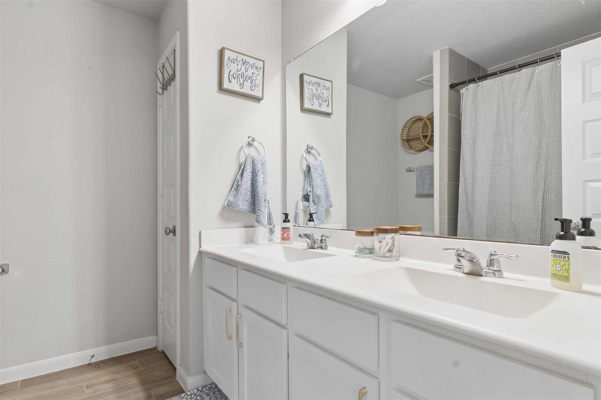 14002 S River Drive Property Photo 12