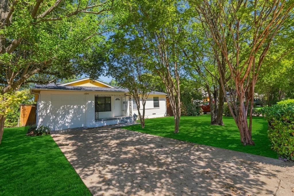 2527 Gross Road
