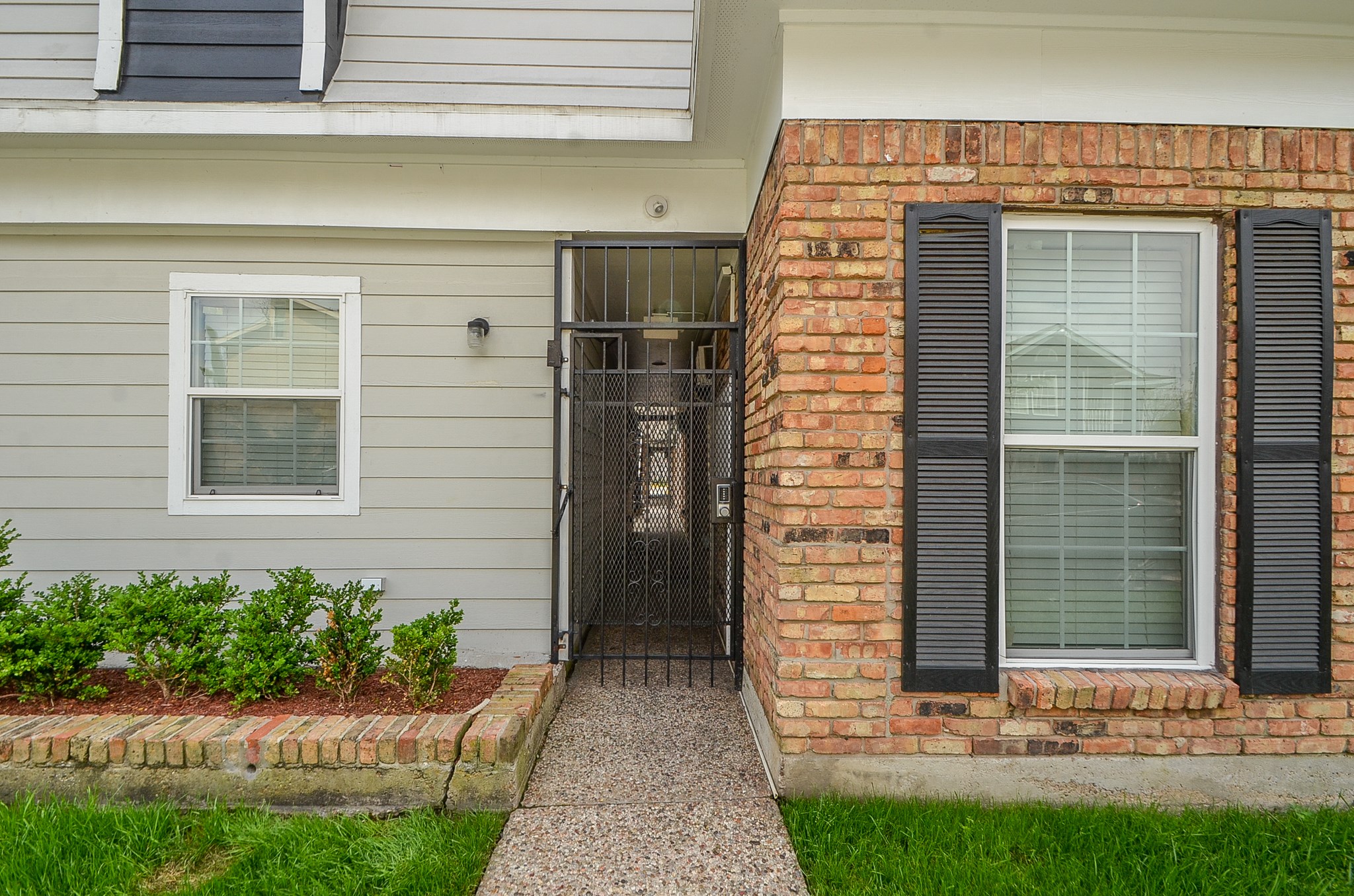 1419 Hawthorne 23 Property Photo 4