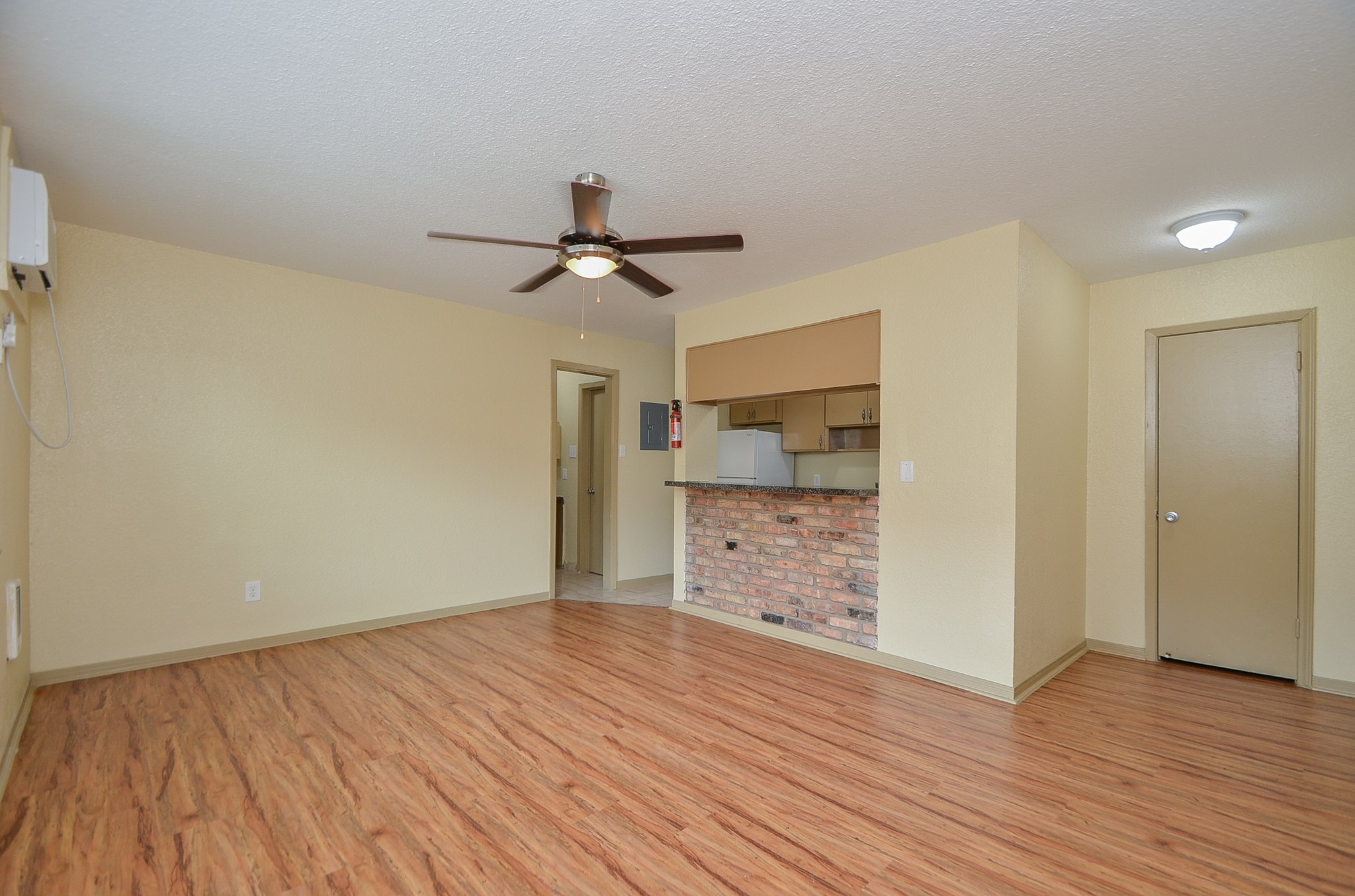 1419 Hawthorne 23 Property Photo 6