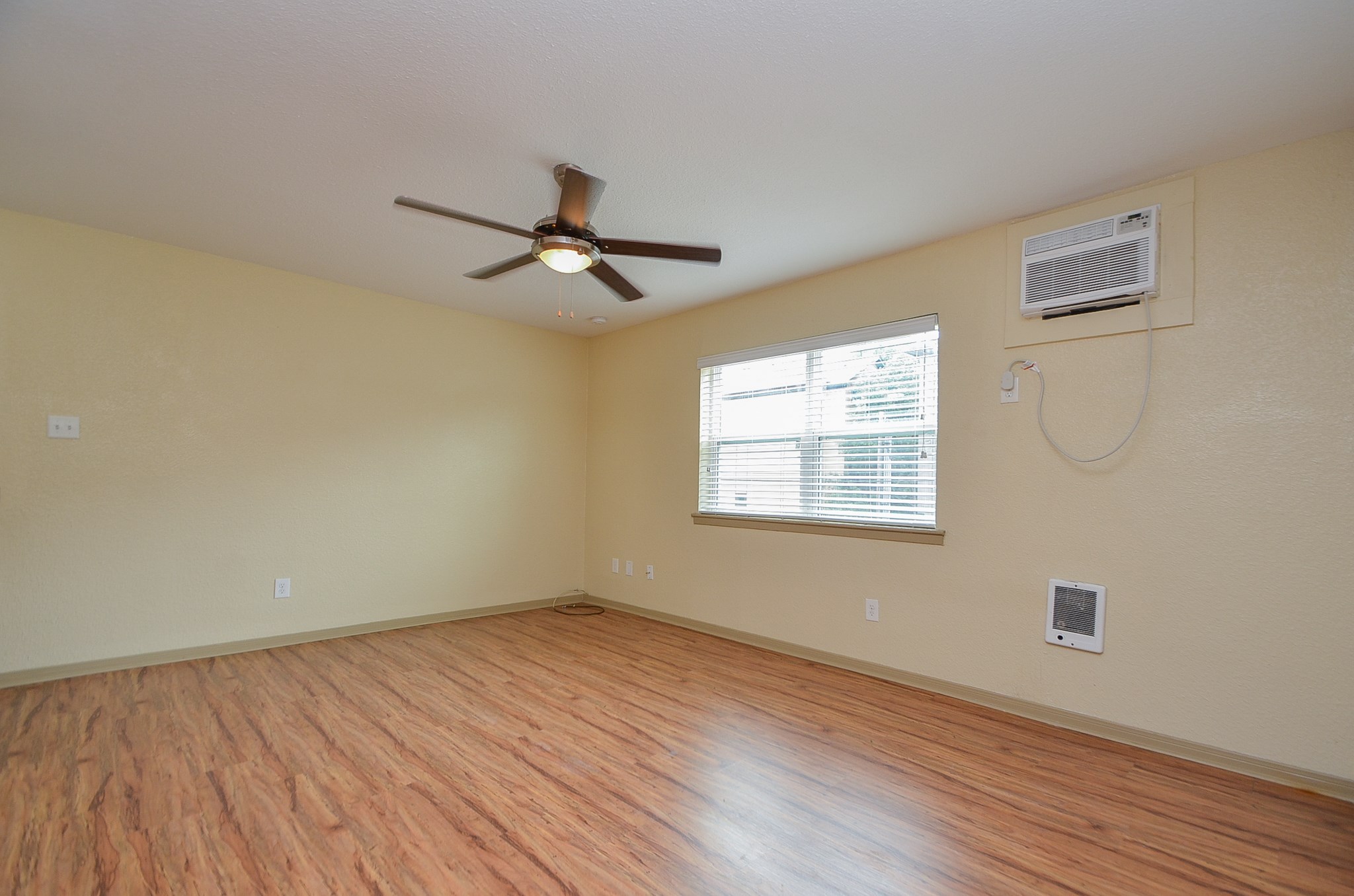1419 Hawthorne 23 Property Photo 9