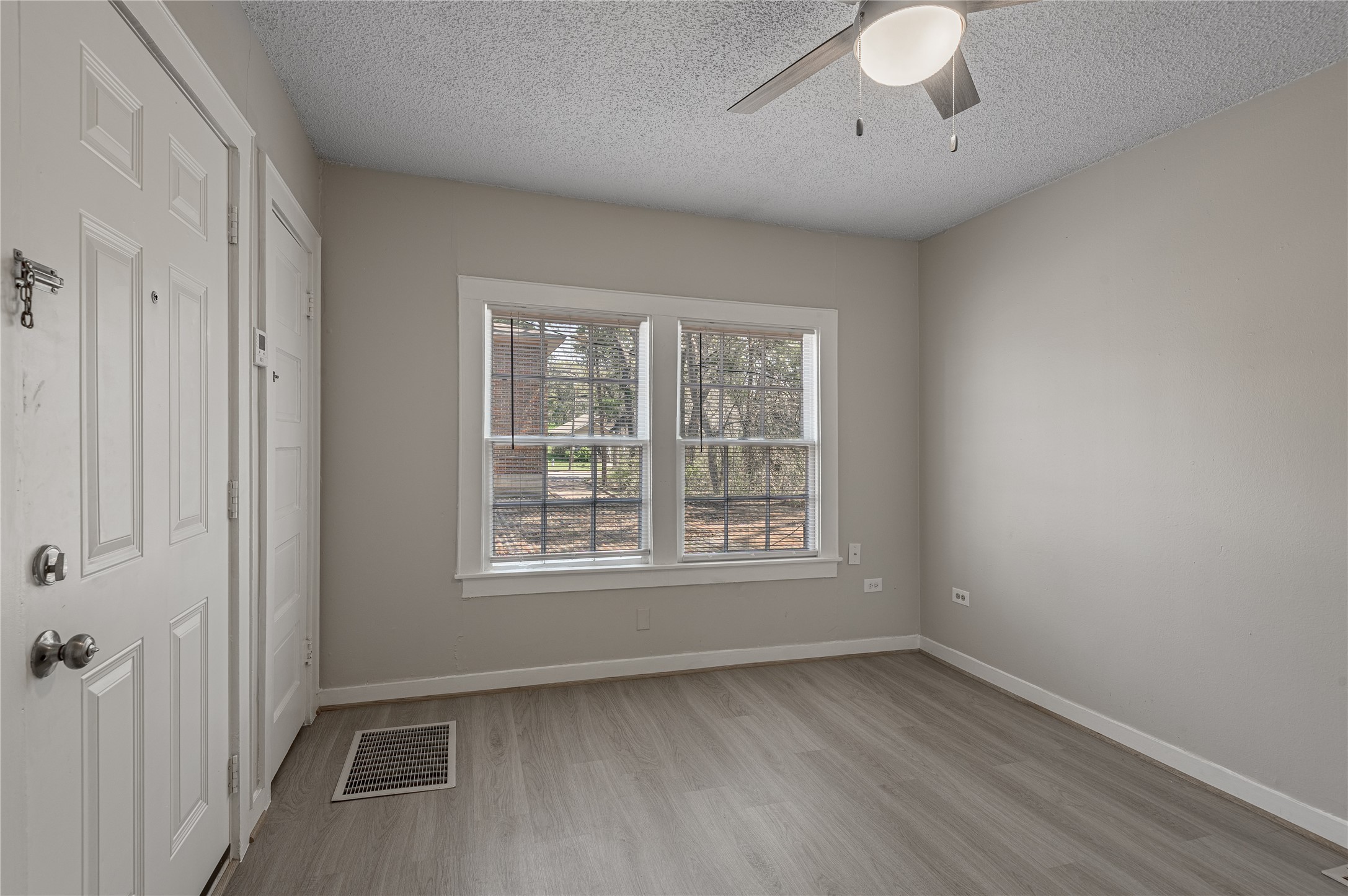 811 Sam Houston Avenue B Property Photo 1