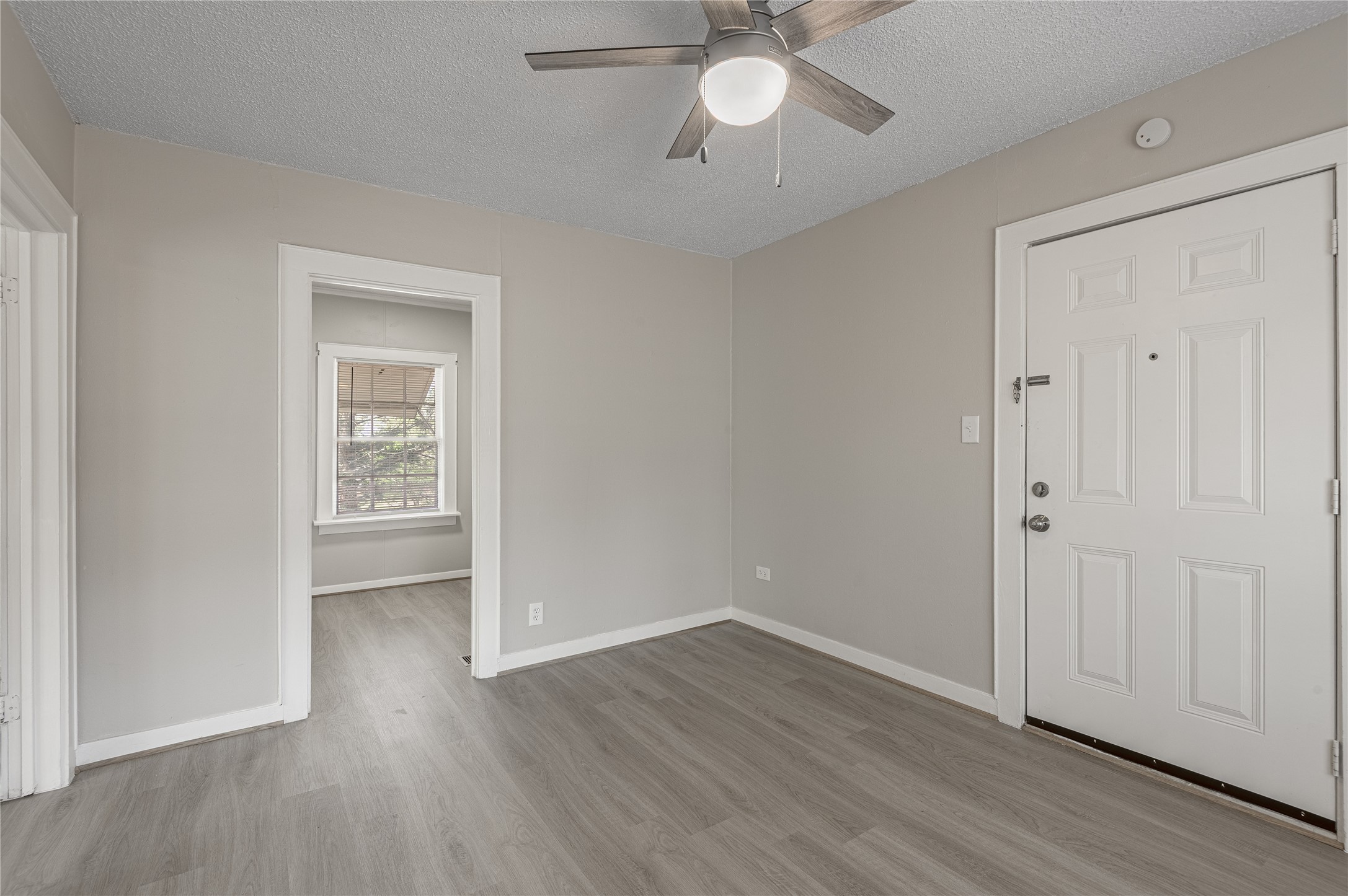 811 Sam Houston Avenue B Property Photo 3