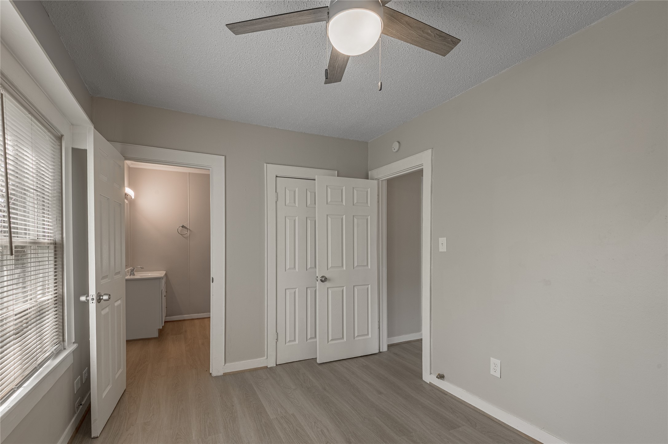 811 Sam Houston Avenue B Property Photo 10
