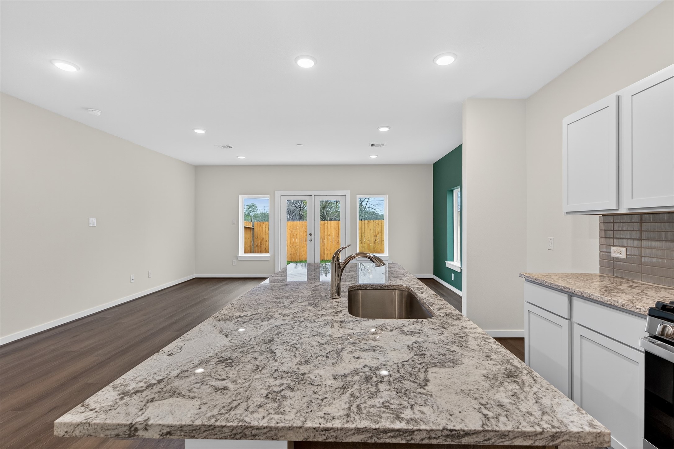 9113 Highland Northern Way Property Photo 6