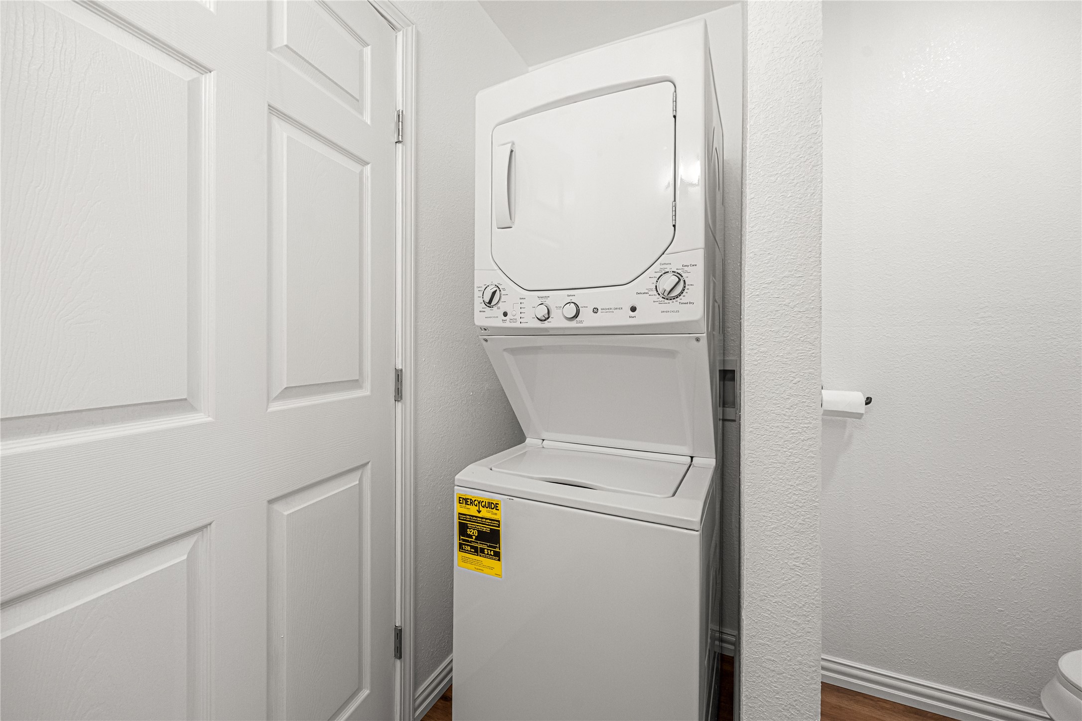 28096 Seven Sisters Road B Property Photo 12