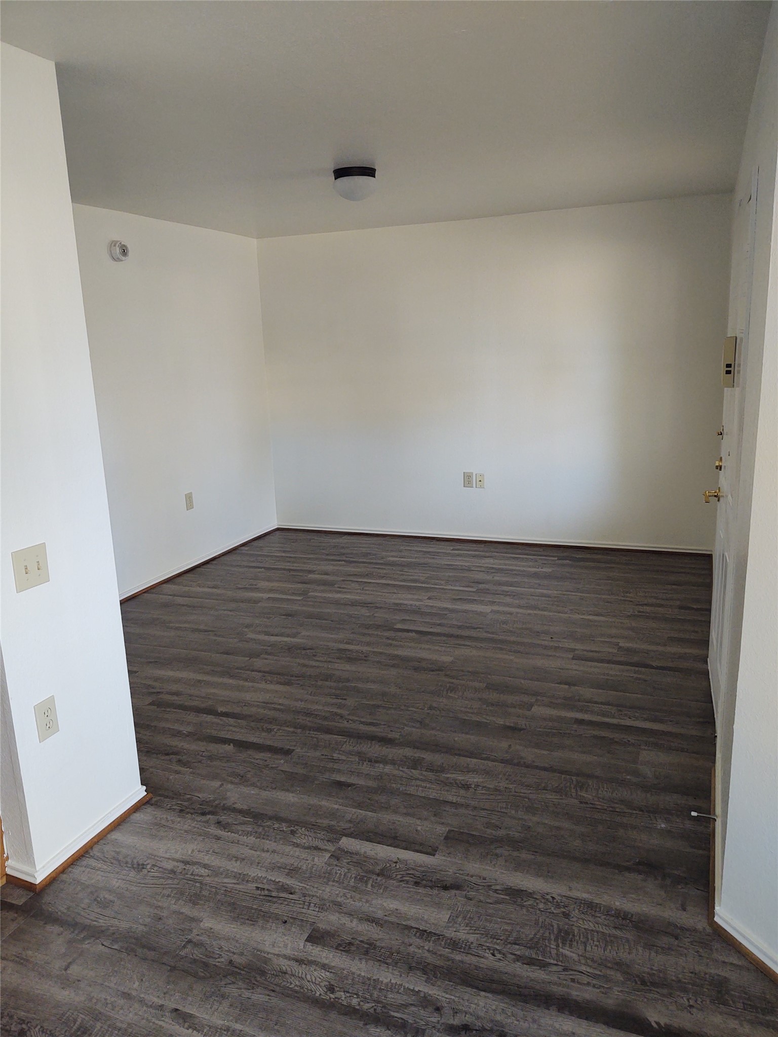 716 Gardner Dr Property Photo 3