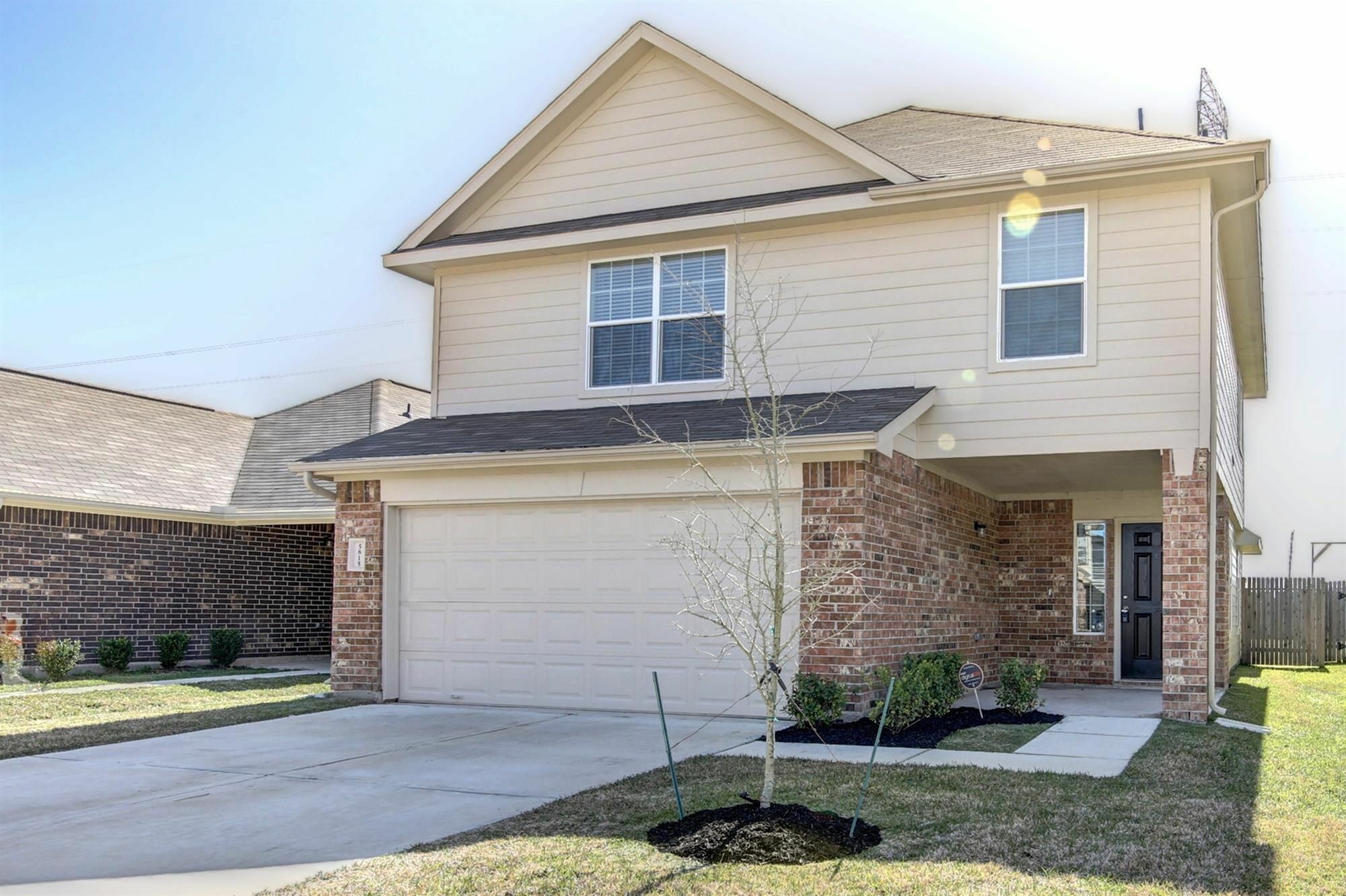 5815 Post Oak Manor Drive Property Photo 2