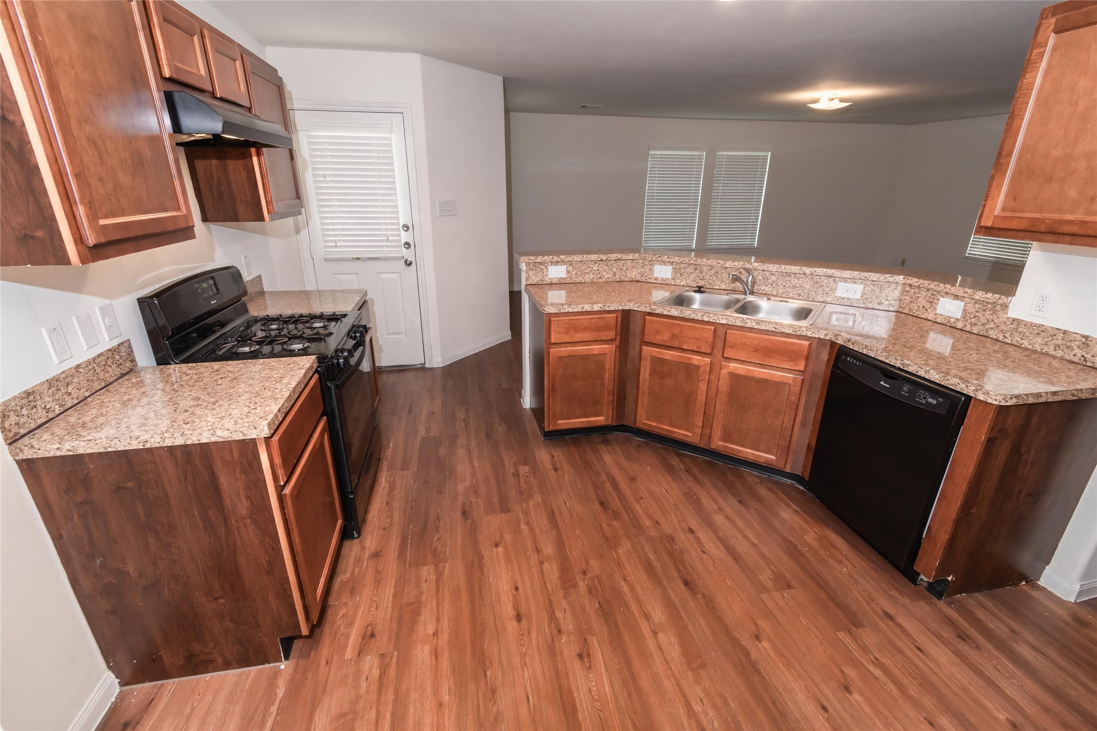 5815 Post Oak Manor Drive Property Photo 5