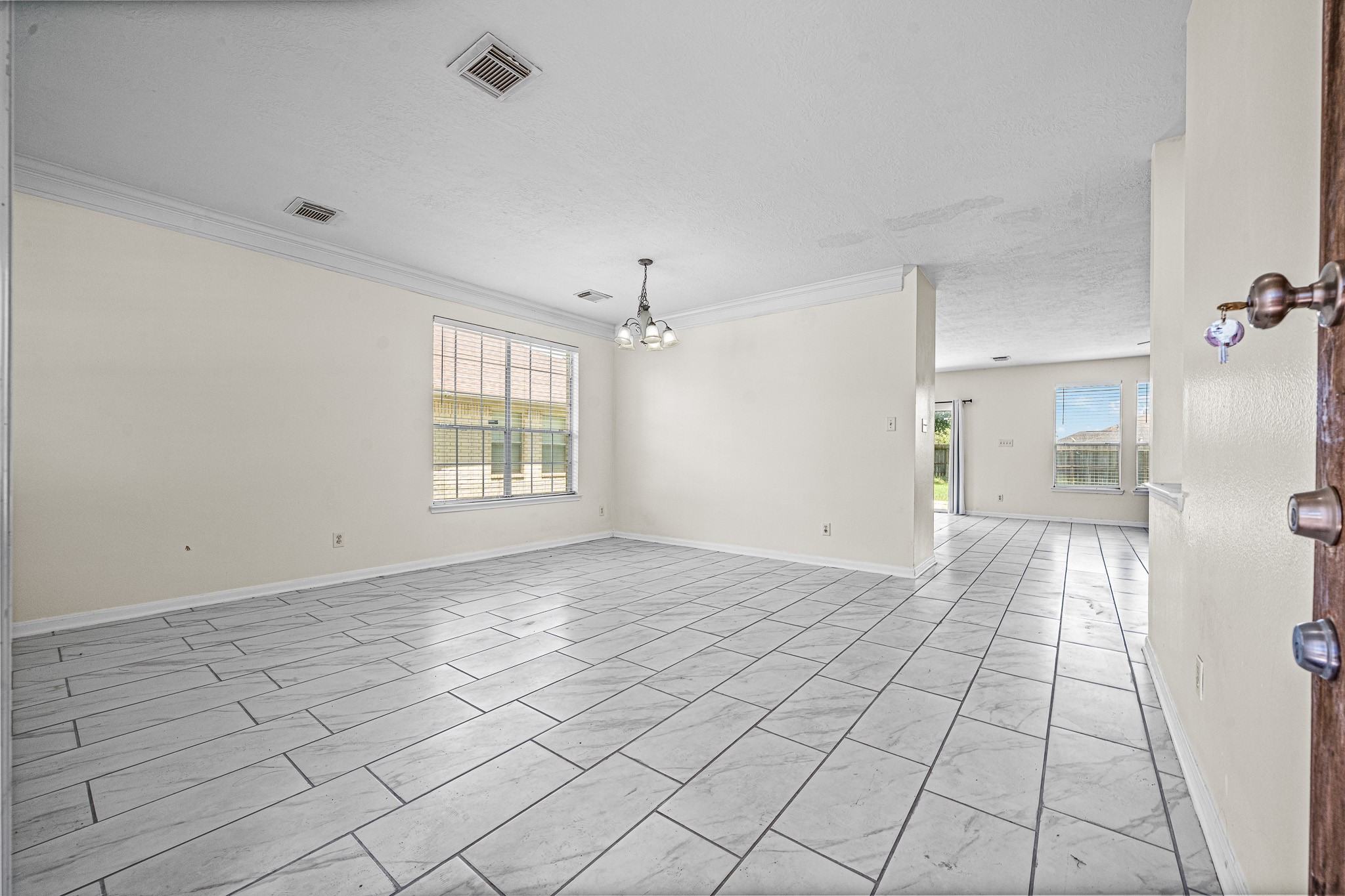 9641 Weldridge Drive Property Photo 4