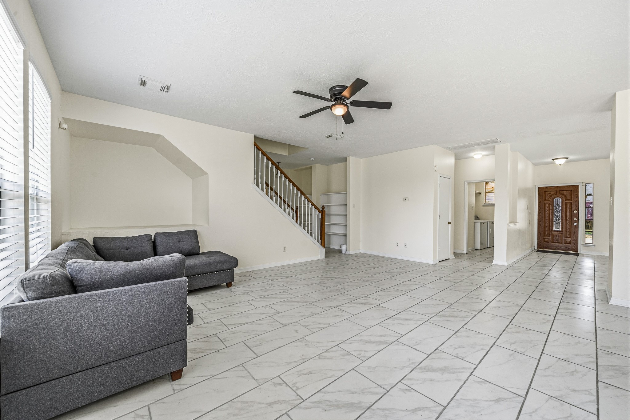 9641 Weldridge Drive Property Photo 8