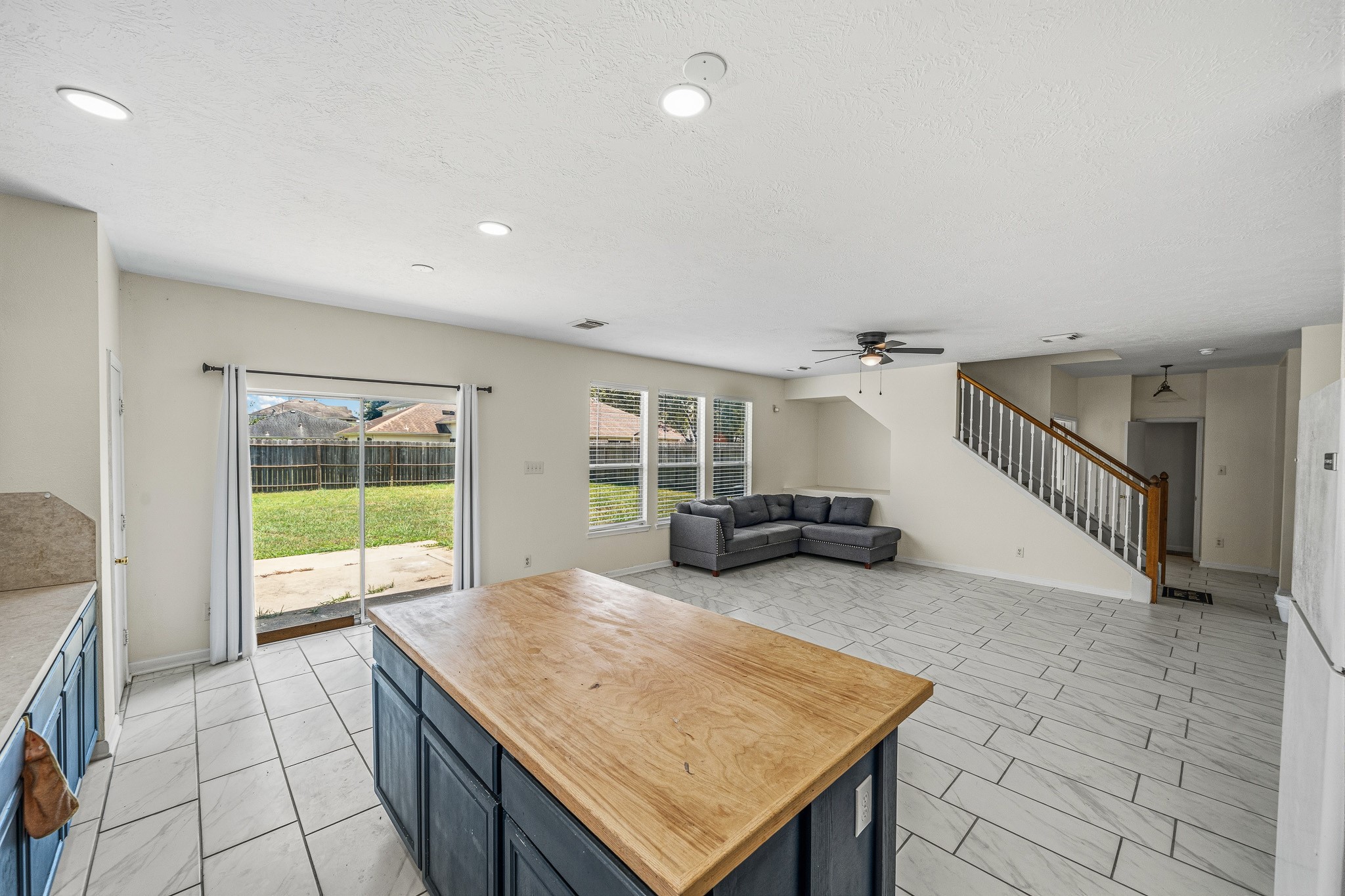 9641 Weldridge Drive Property Photo 13
