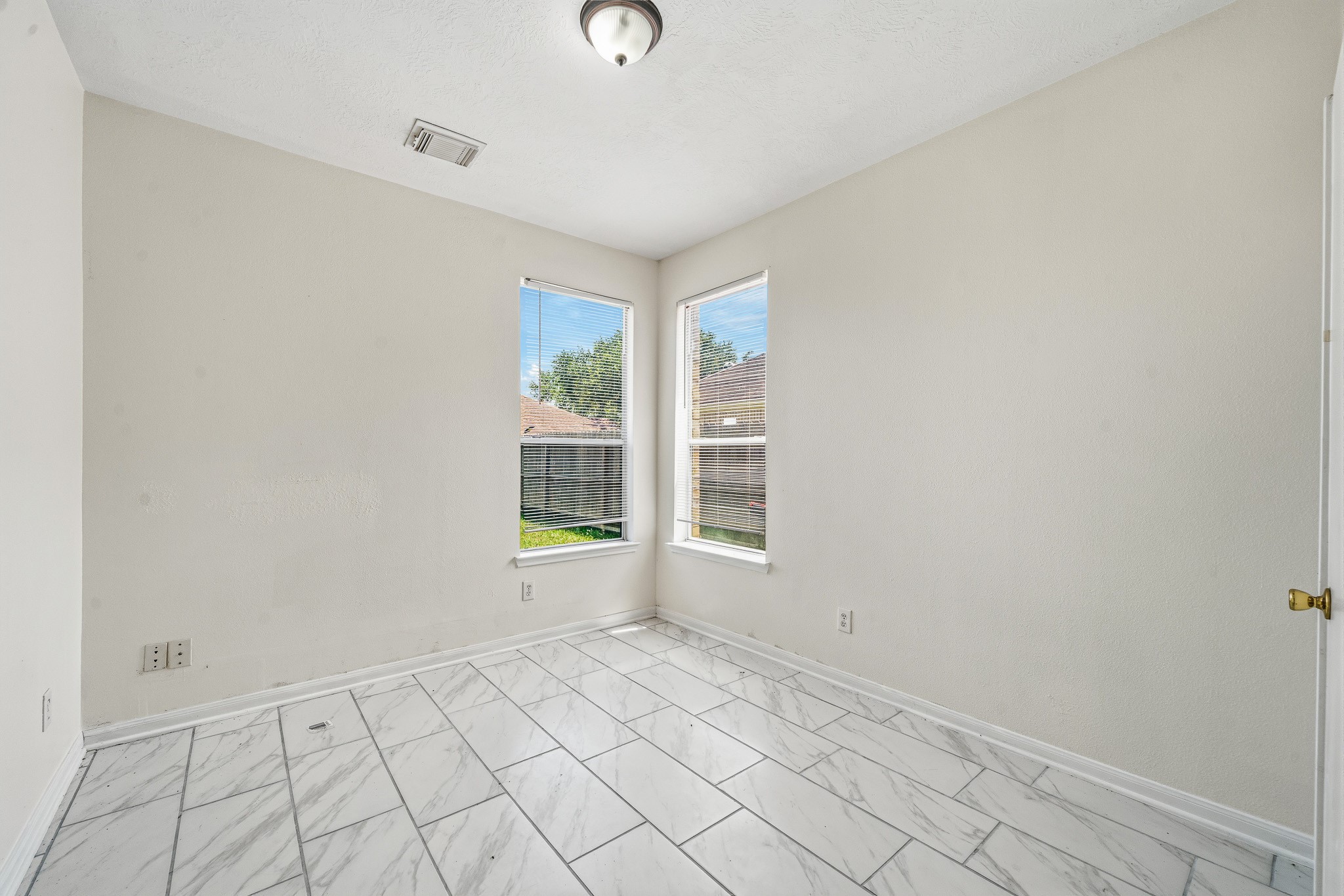 9641 Weldridge Drive Property Photo 18