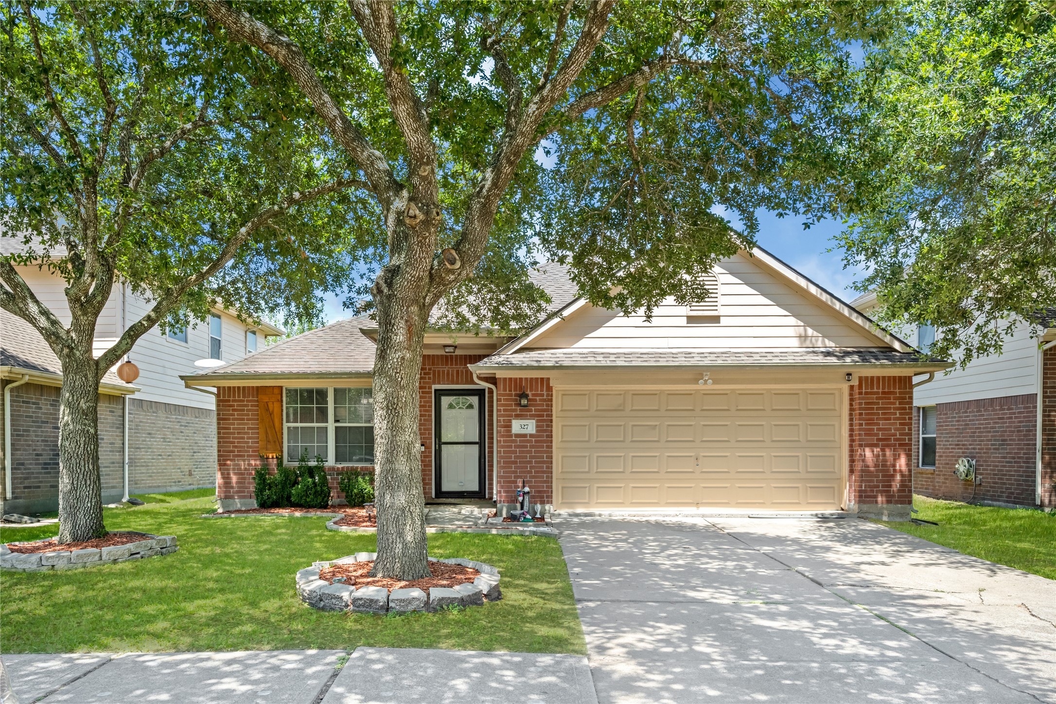 327 Mammoth Springs Lane Property Photo