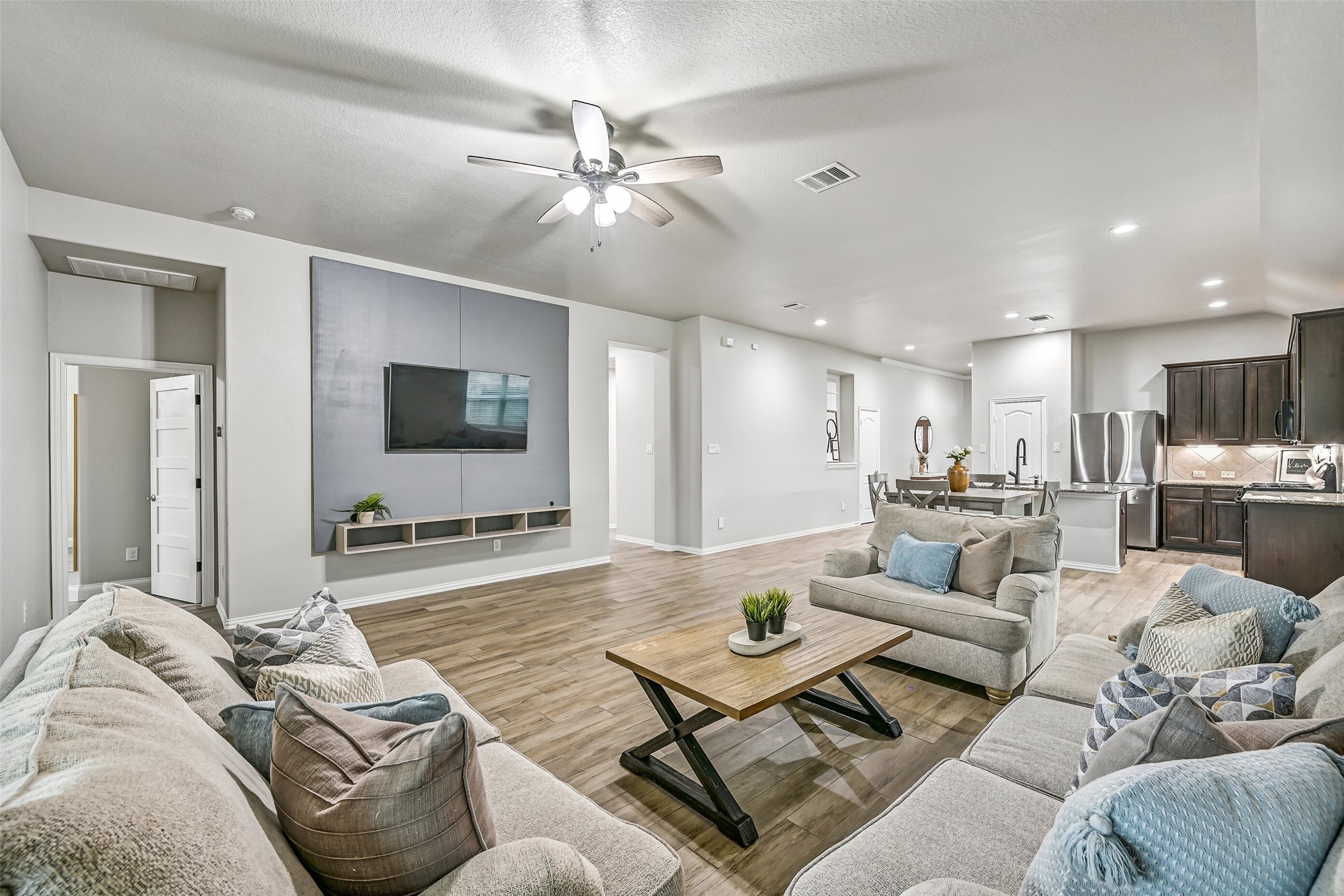 305 Bordeaux Court Property Photo 11