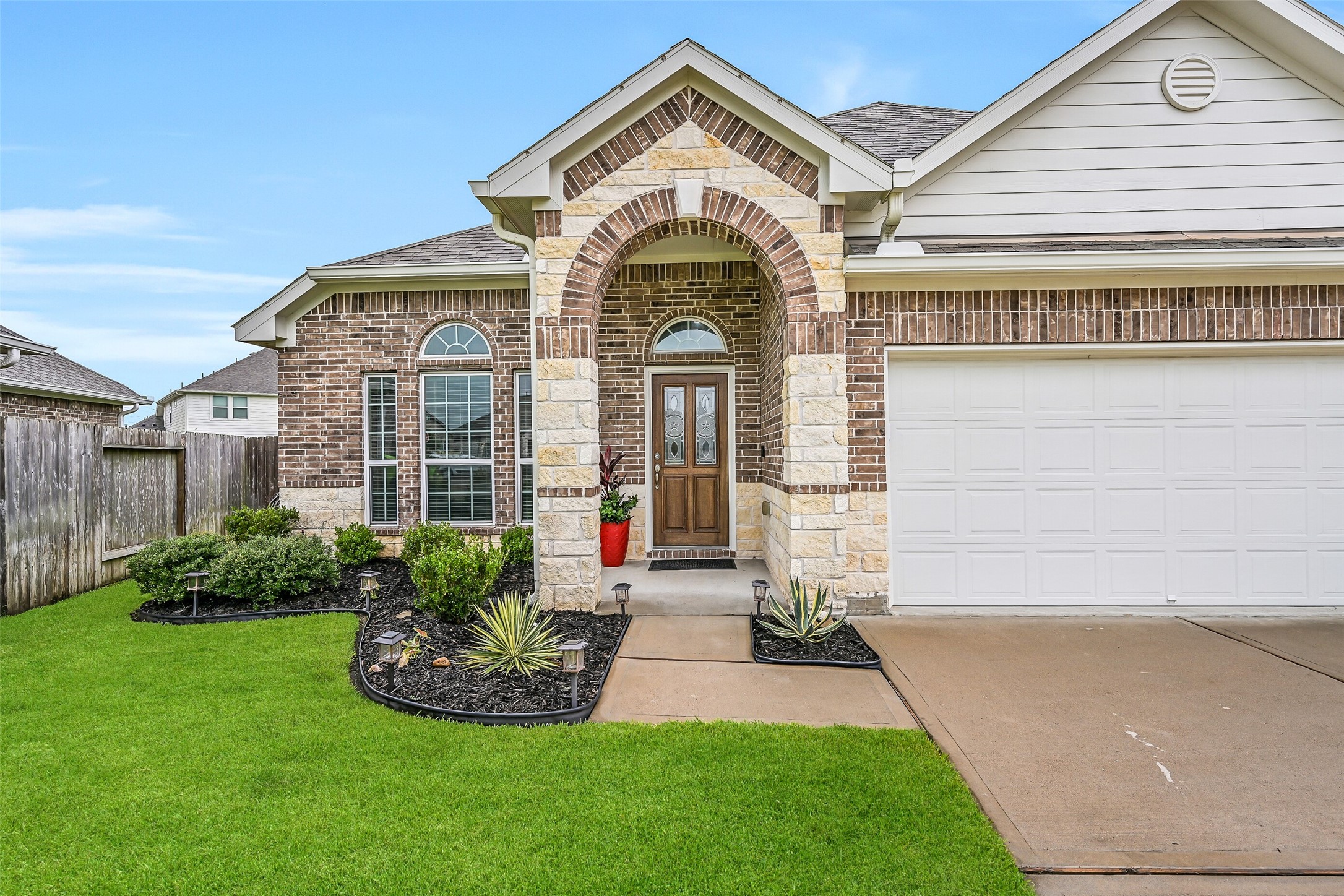 305 Bordeaux Court Property Photo 24