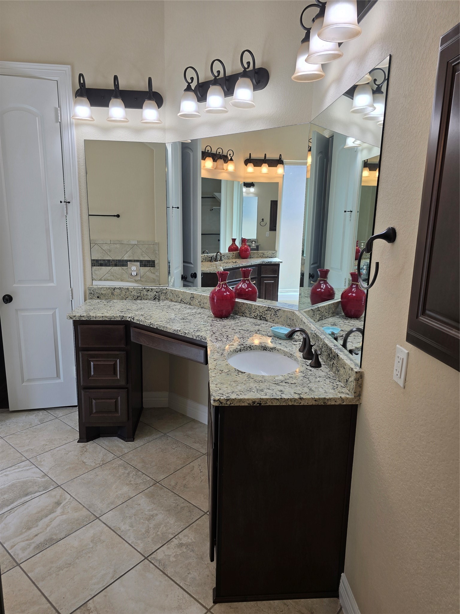 10 Val Delsa Court Property Photo 13