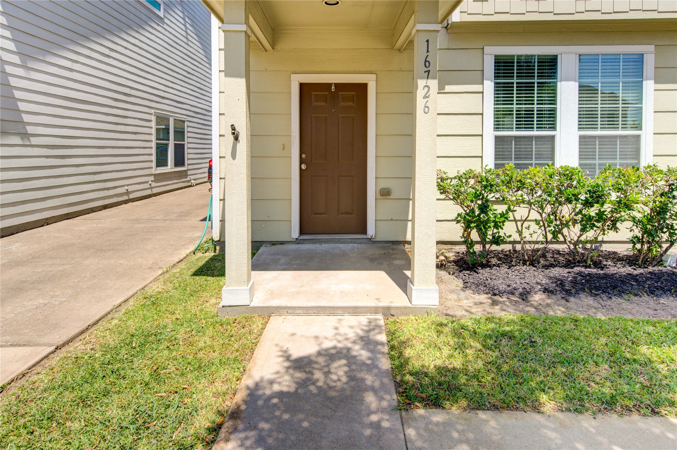 16726 Mammoth Springs Drive Property Photo 4