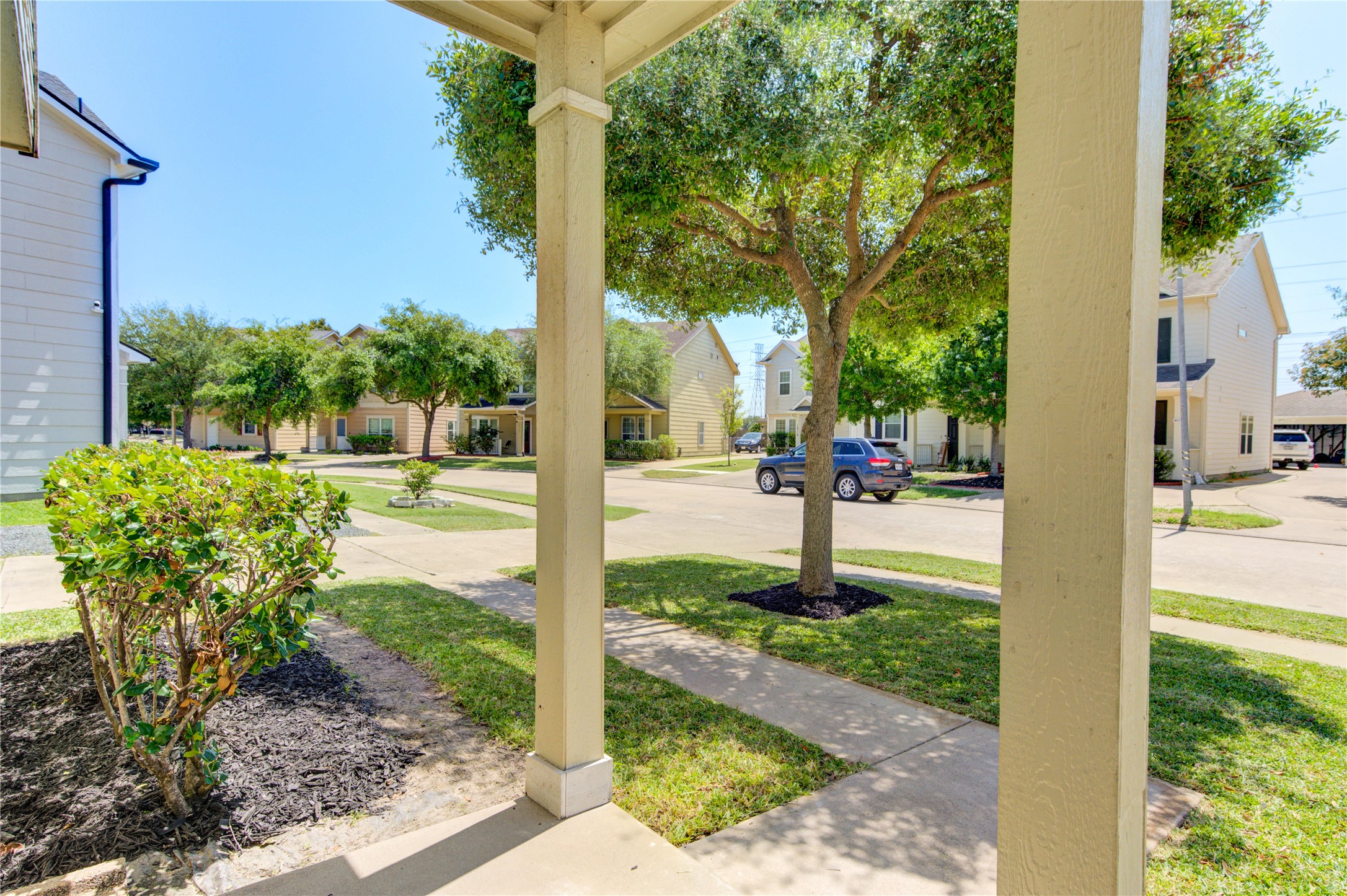 16726 Mammoth Springs Drive Property Photo 5