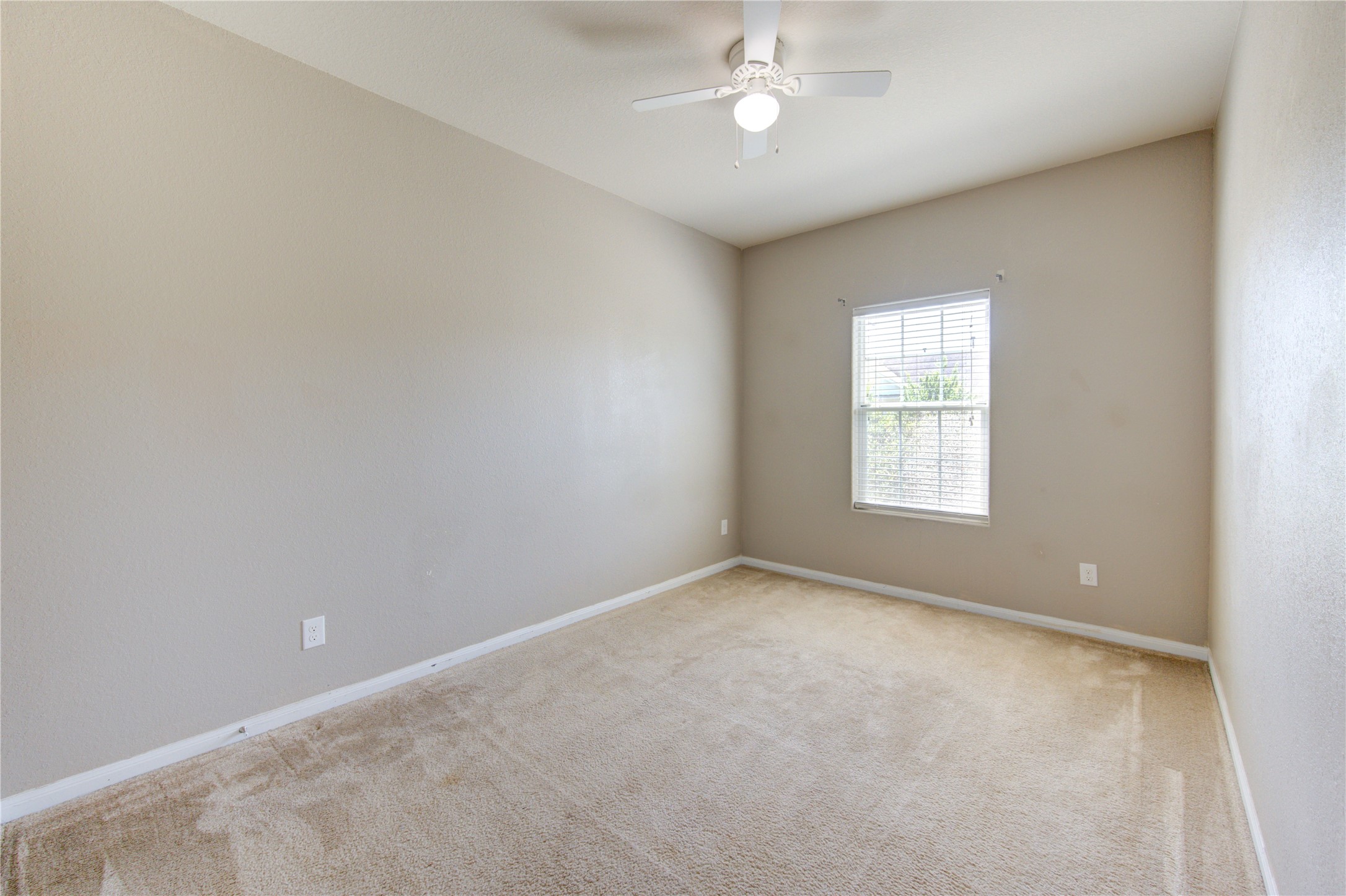 16726 Mammoth Springs Drive Property Photo 16