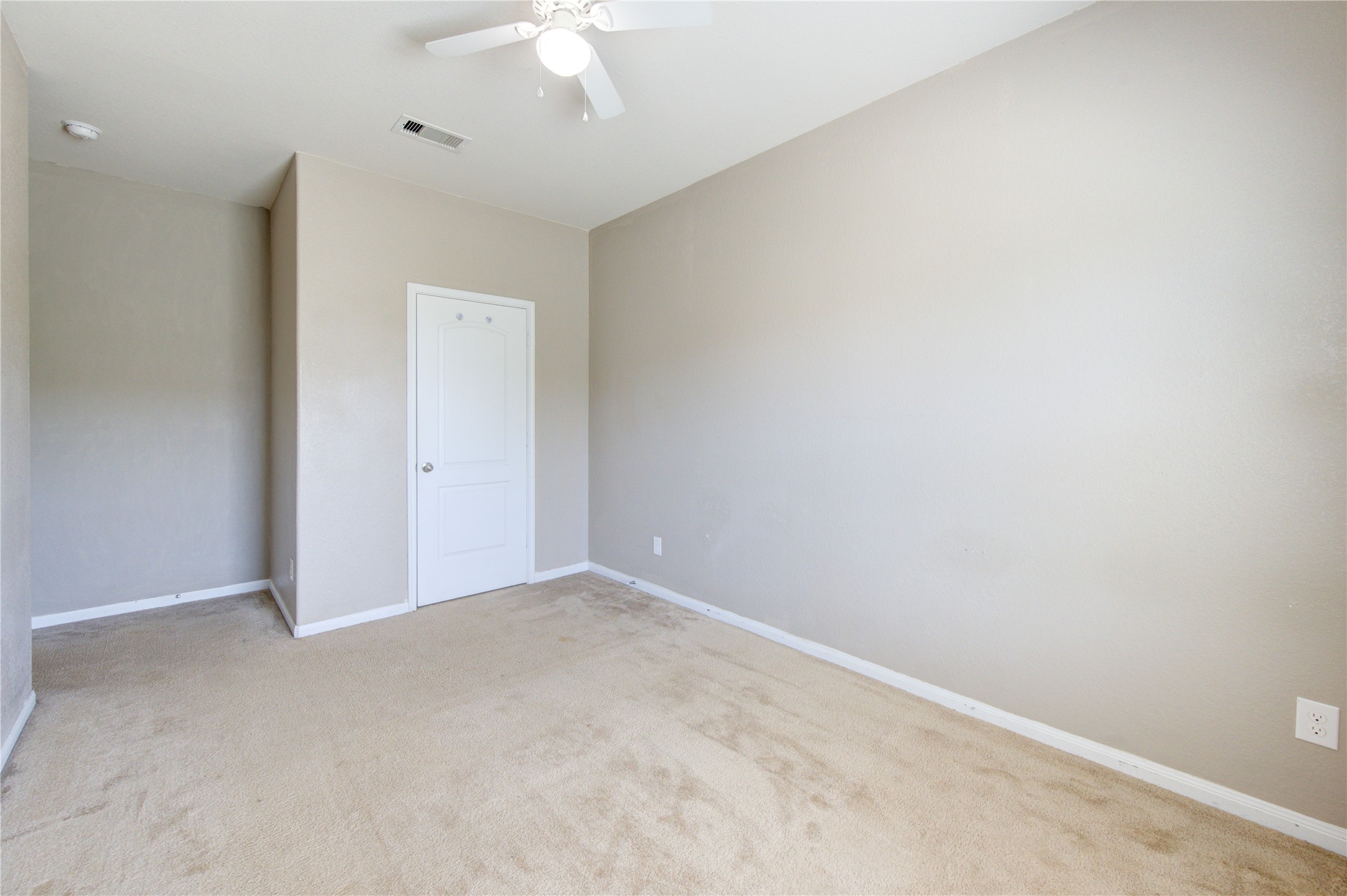 16726 Mammoth Springs Drive Property Photo 17