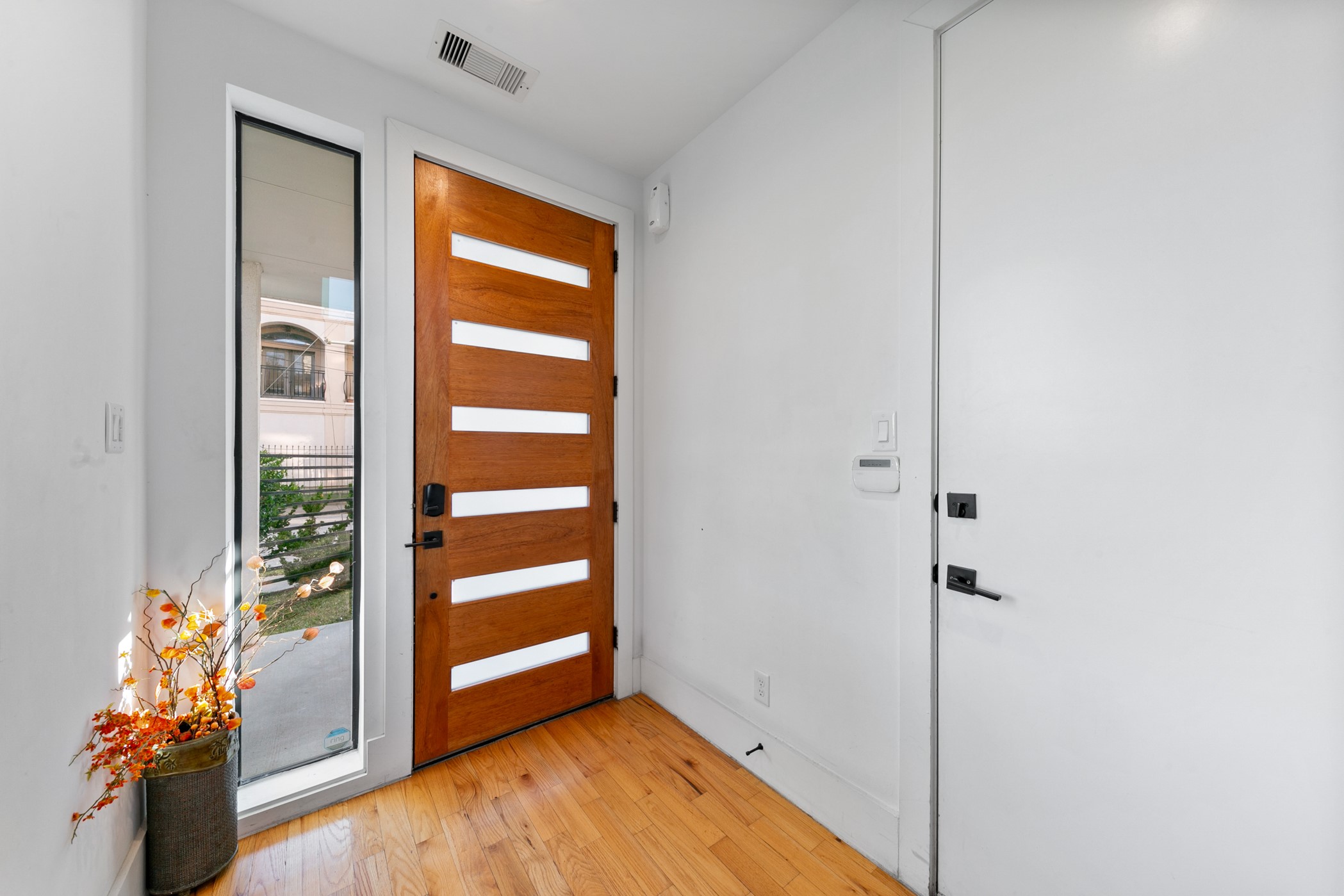 604 Oakley Street Property Photo 5
