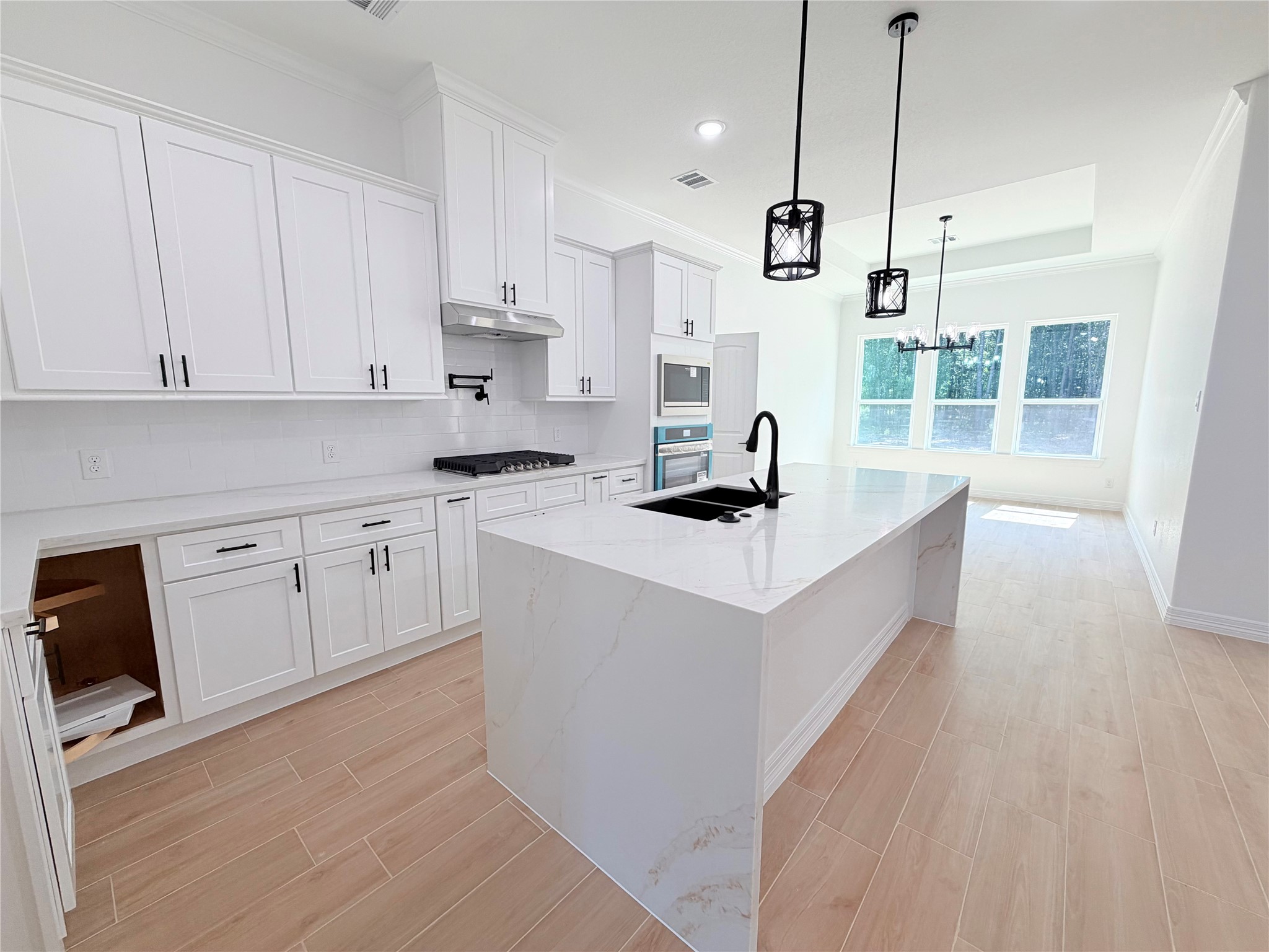 1300 Road 6604 Property Photo 8