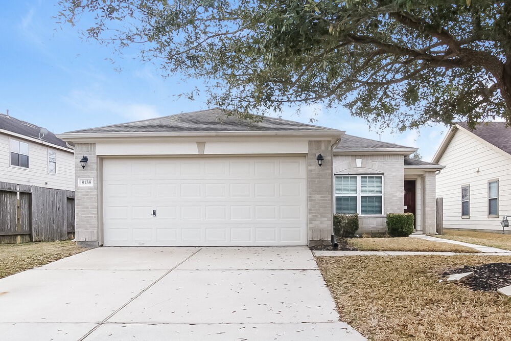 8138 Sanders Glen Lane Property Photo 1