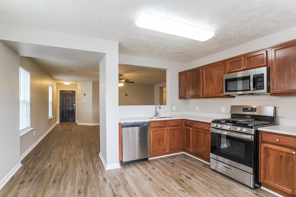 8138 Sanders Glen Lane Property Photo 7